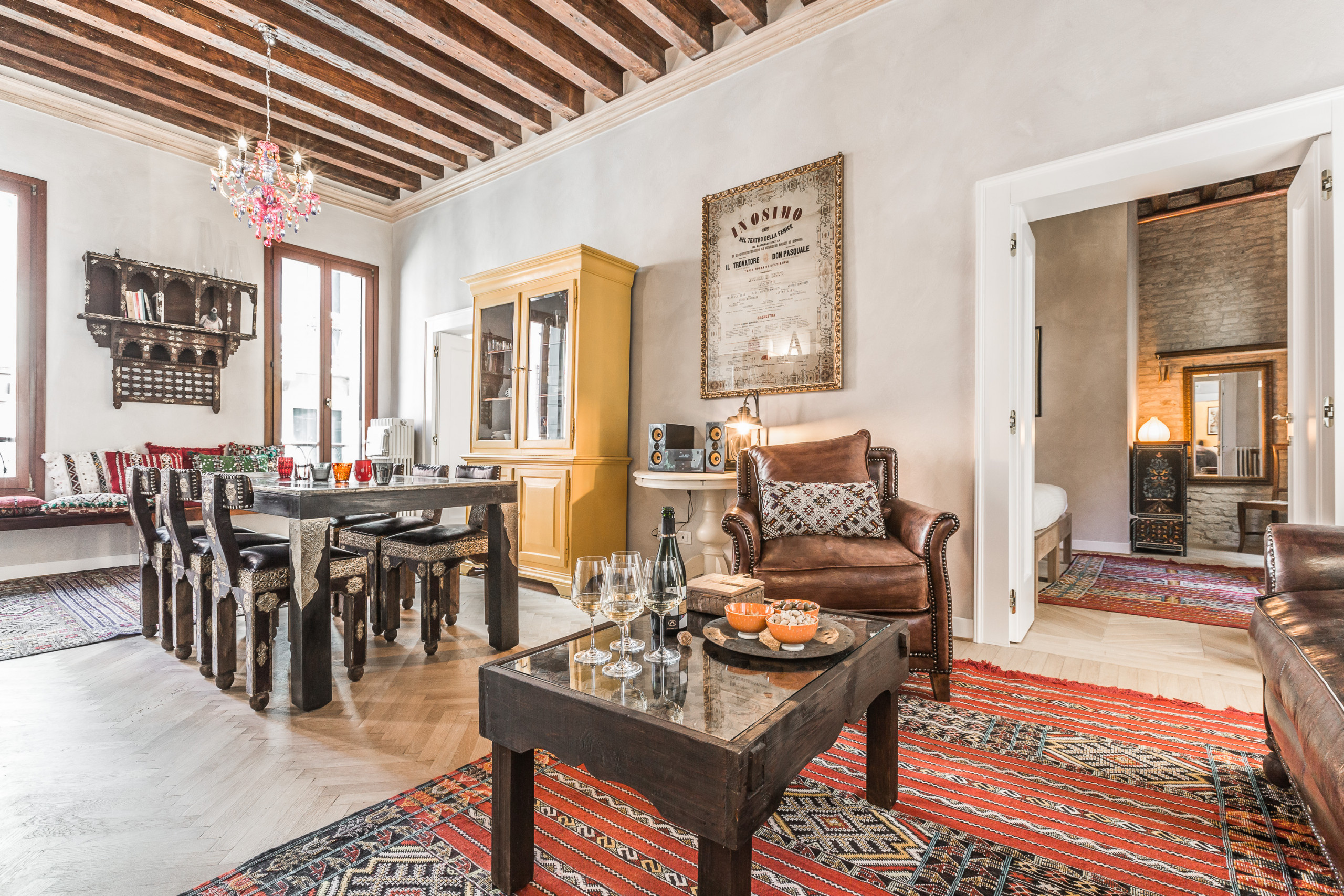 Palazzo Polo Venezia: Luxury 2-Bedroom Apartment with Canal Views, San Marco