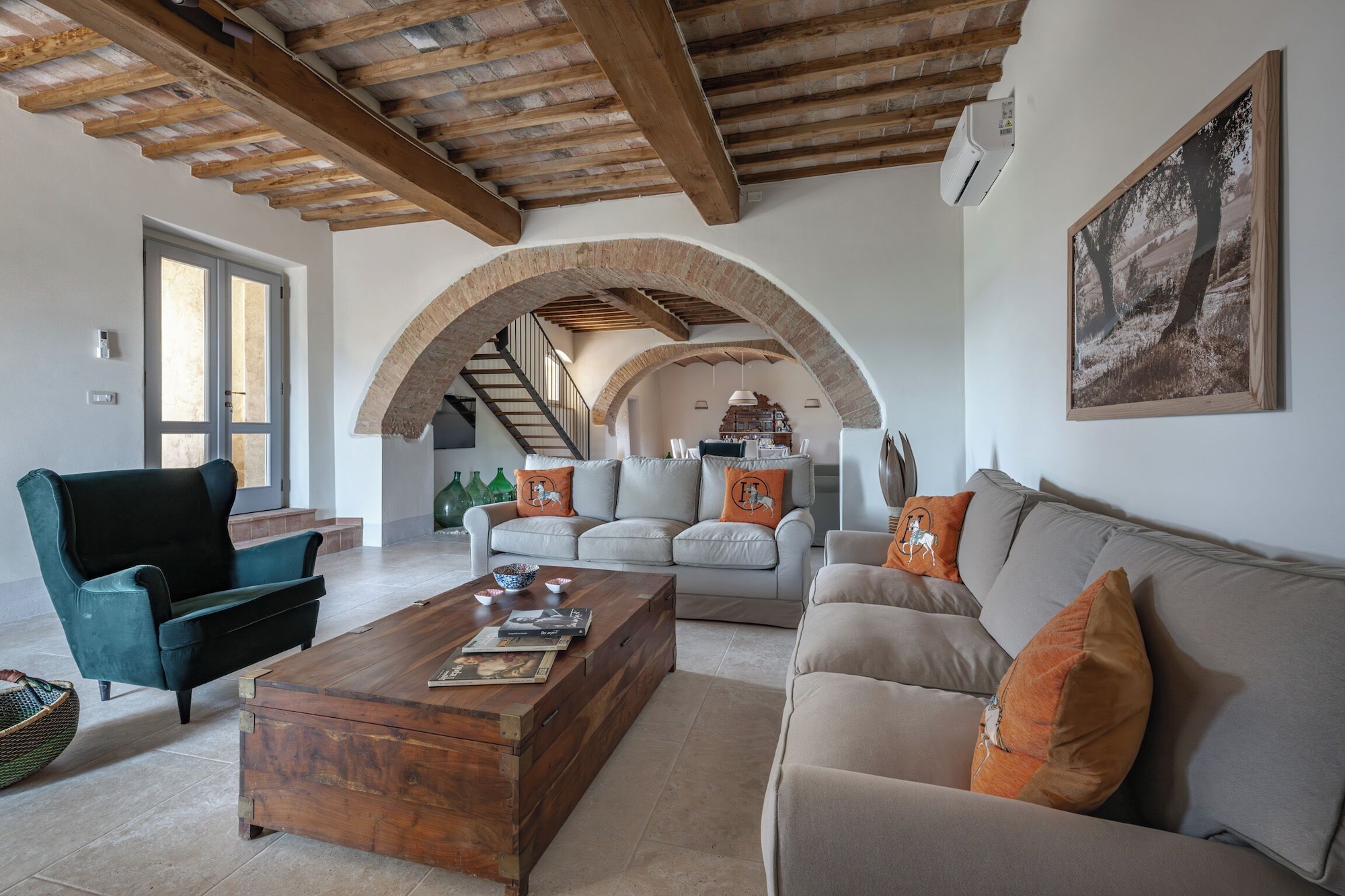 Palazzo Quercia Buonconvento: Luxury 7-Bedroom Apartment with Pool in Siena Province, Tuscany