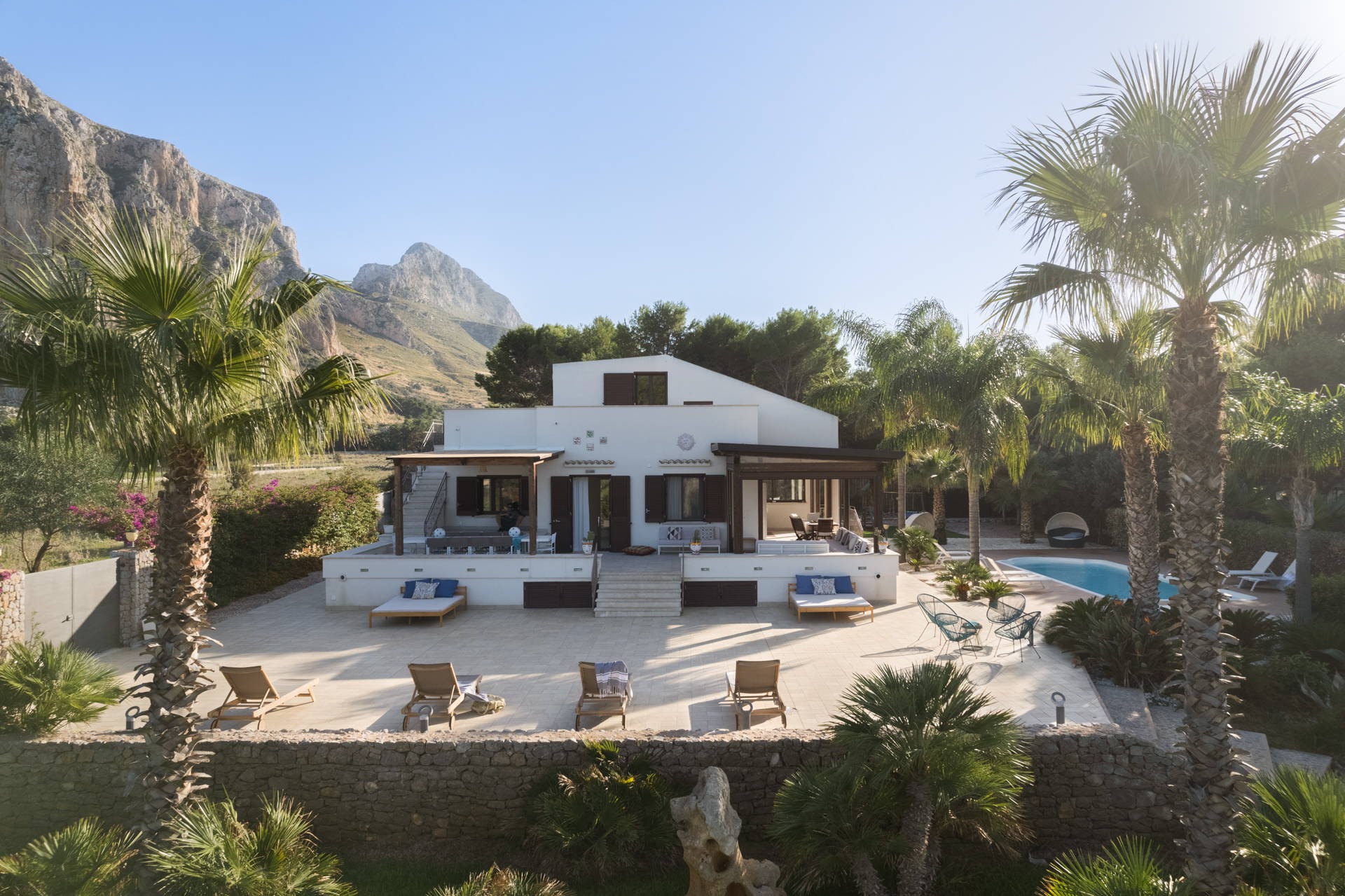 Palazzo Scirocco SanVito: Elegant 7-Bedroom Apartment with Pool and Seaview, Sicily