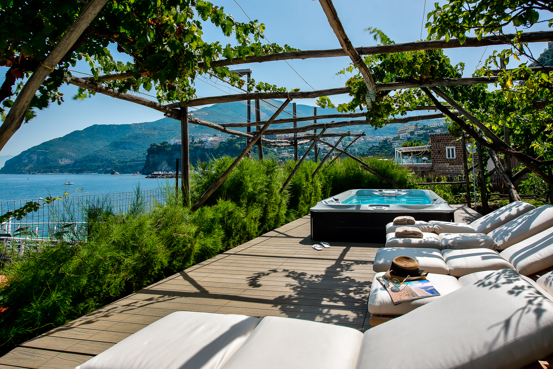 Palazzo Sirenuse Sorrento Sorrento 2: Luxury 4-Bedroom Apartment with Seaview and Pool, Sorrento