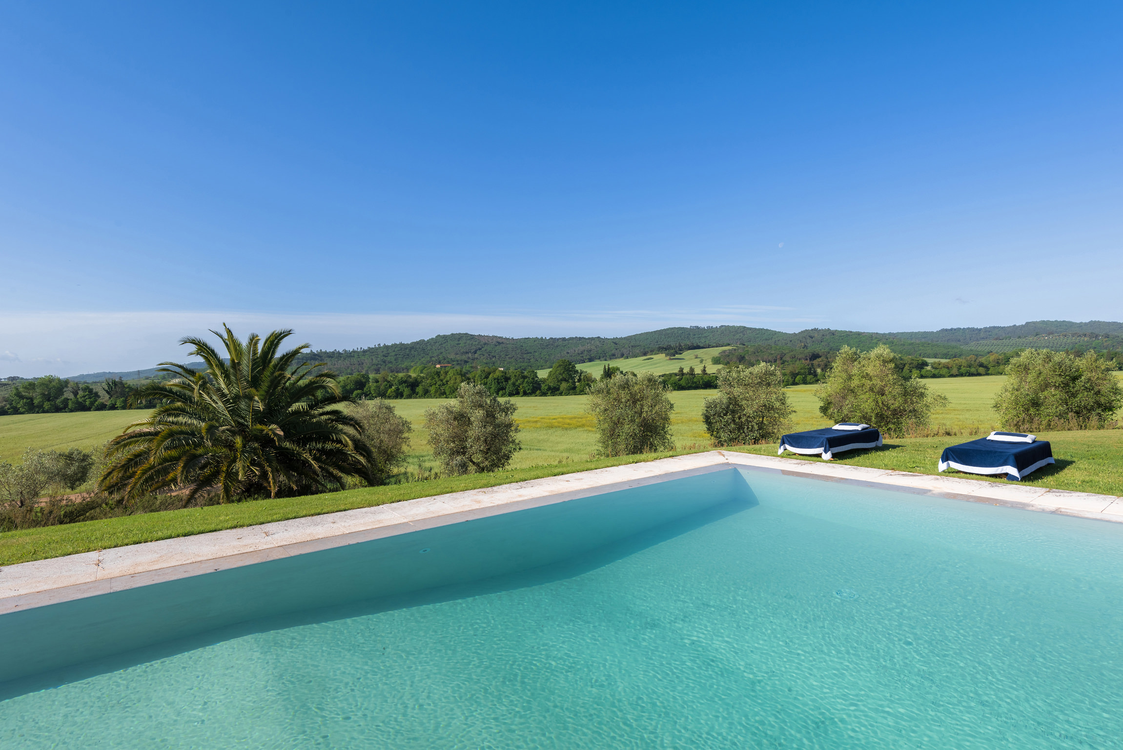 Palazzo Sughera Grosseto: Elegant 7-Bedroom Luxury Apartment with Pool and Tennis Court, Grosseto Province
