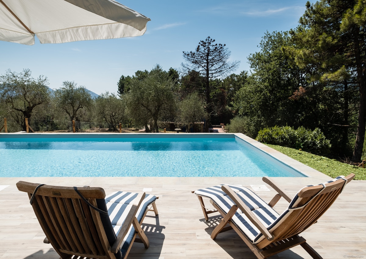 Palazzo Tiglio Lucca: 4-Bedroom Luxury Apartment with Pool, Tuscany Countryside