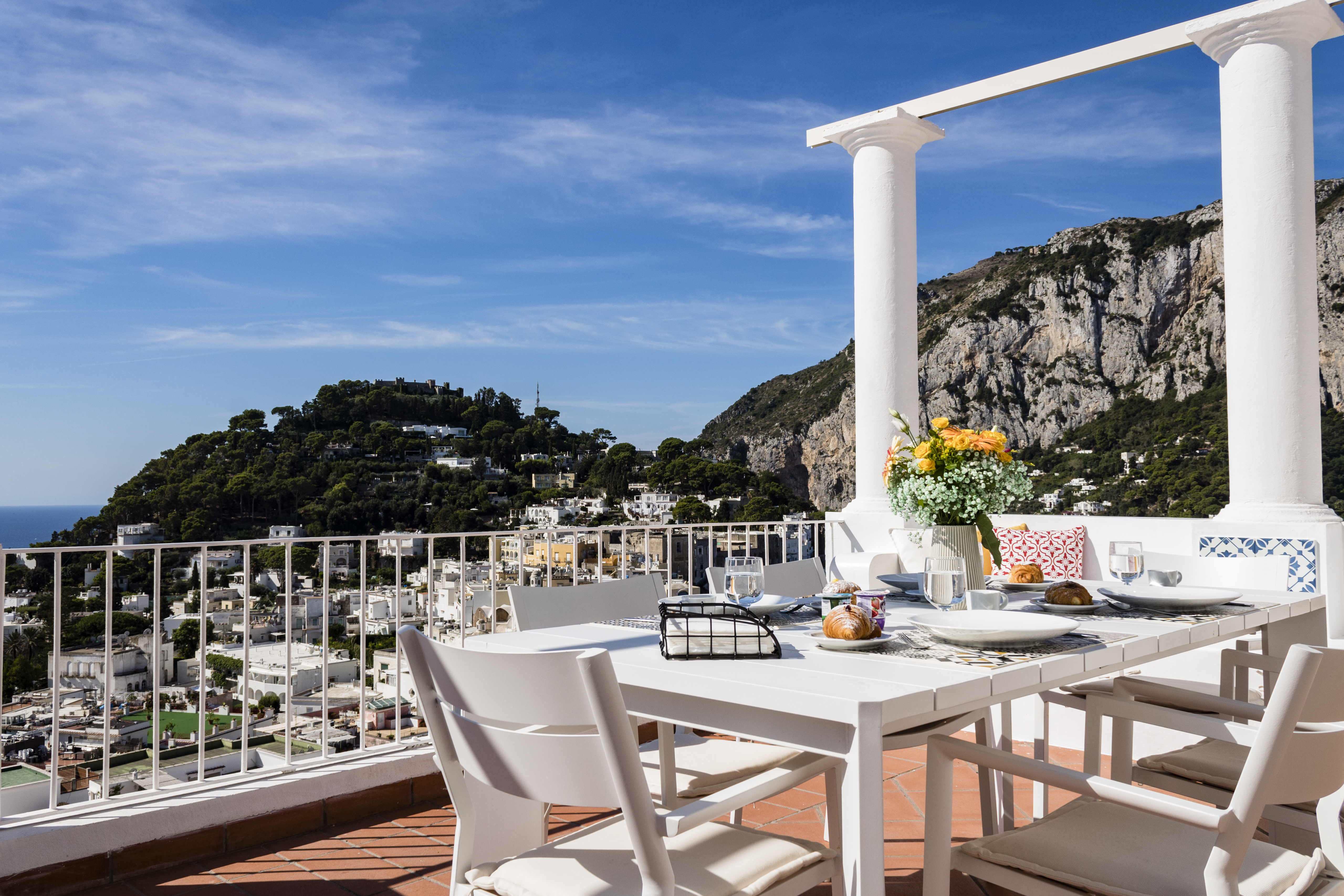Palazzo Tramontano Sorrento Capri: Luxury 2-Bedroom Apartment with Sea Views, Capri
