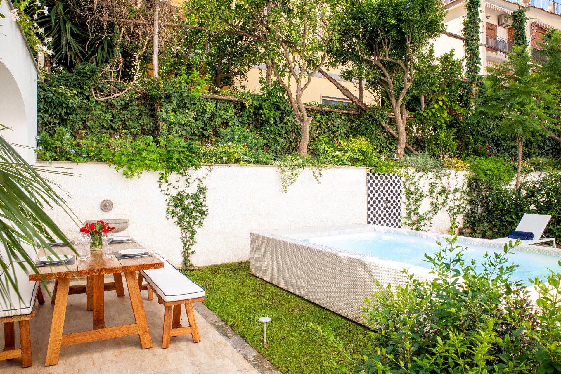 Palazzo Tramontano Sorrento: Exquisite 3-Bedroom Penthouse with Hot Tub and Pool, Sorrento