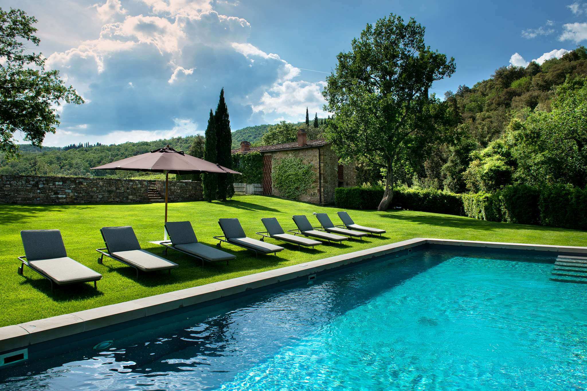 Palazzo Verrazzano Chianti: 11-Bedroom Apartment with Swimming Pool and Scenic Views, Chianti