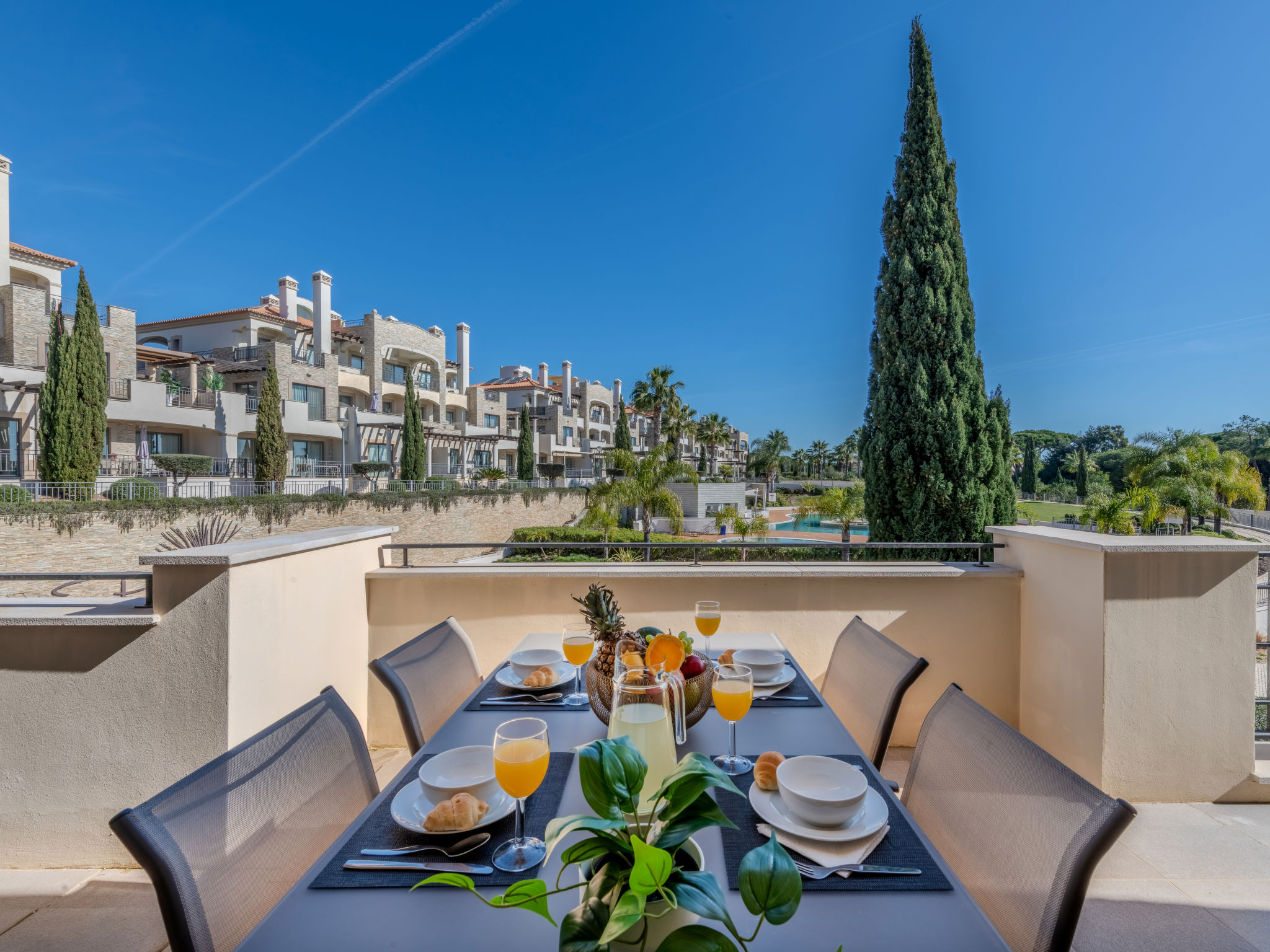 Quinta Alfarrobeira Vilamoura: Modern 2-Bedroom Golf Resort Apartment with Shared Pool and Family Facilities in Central Algarve