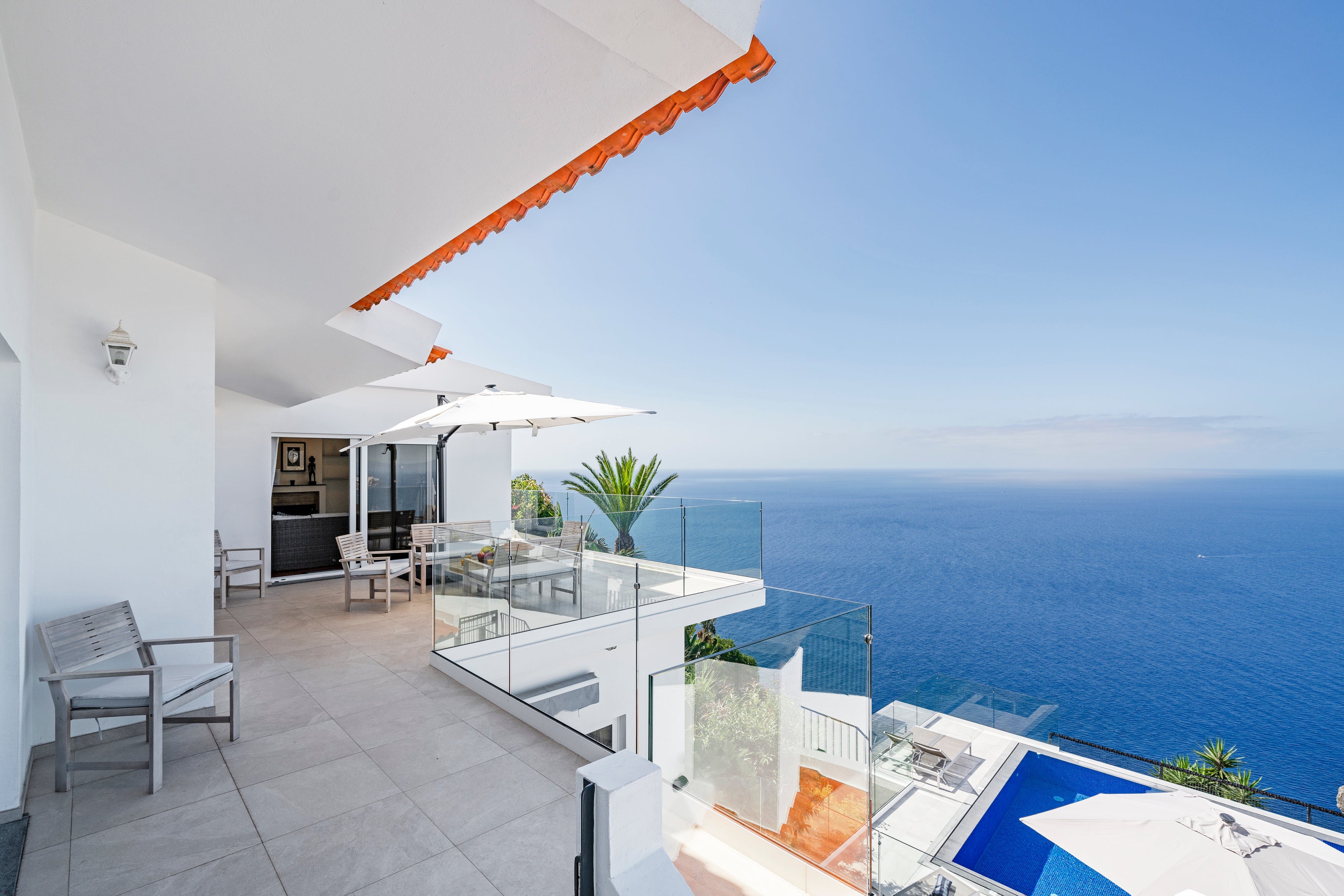 Quinta Laurisilva Funchal Funchal: Luxurious 3-Bedroom Apartment with Seaview and Pool, Funchal