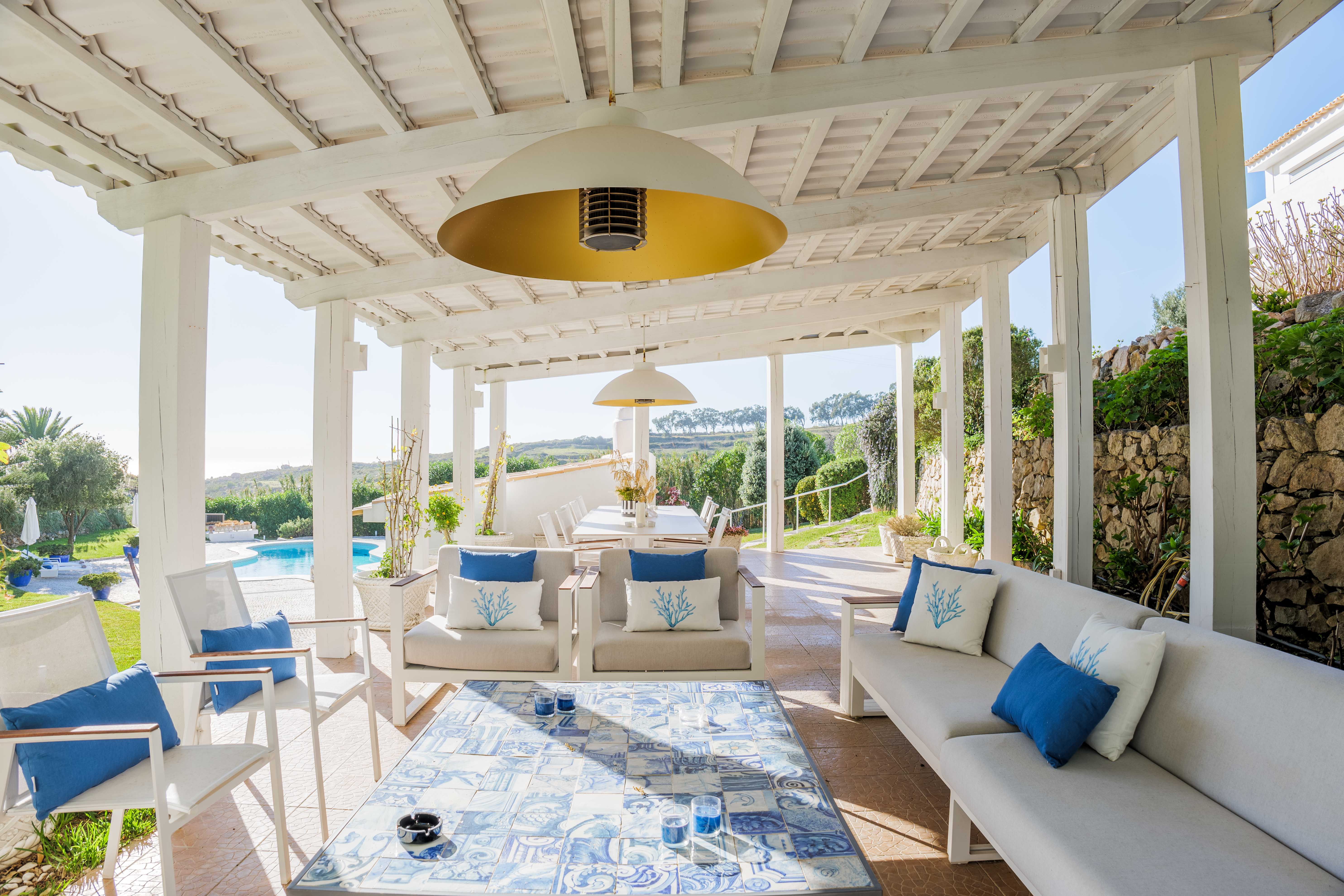 Quinta Peninha Sintra: Luxurious 6-Bedroom Villa with Seaview and Pool, Sintra