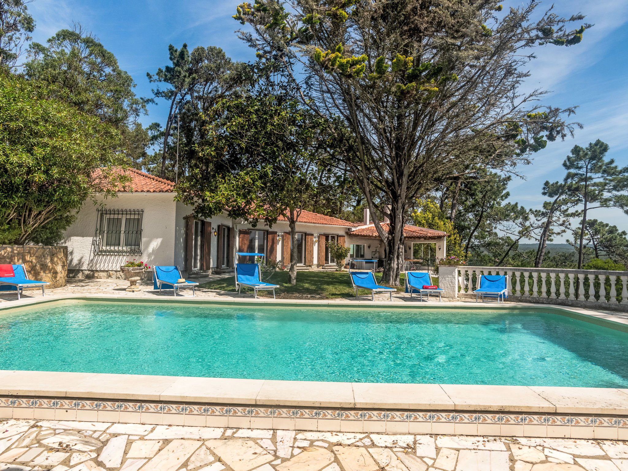 Quinta Sobrejana Colares: Spacious 4-Bedroom Mountain View Villa with Private Pool Near Sintra Beaches