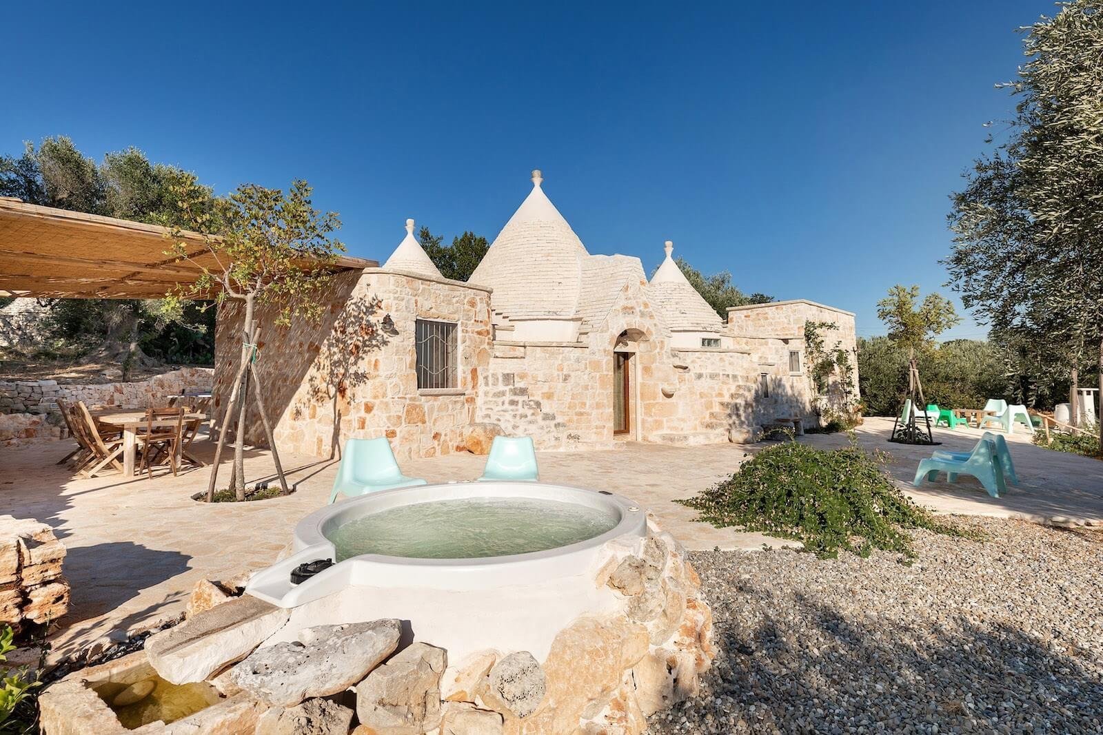 Trullo Oliveto Ostuni Ostuni 3: Luxury 5-Bedroom Apartment with Pool and Spa, Ostuni