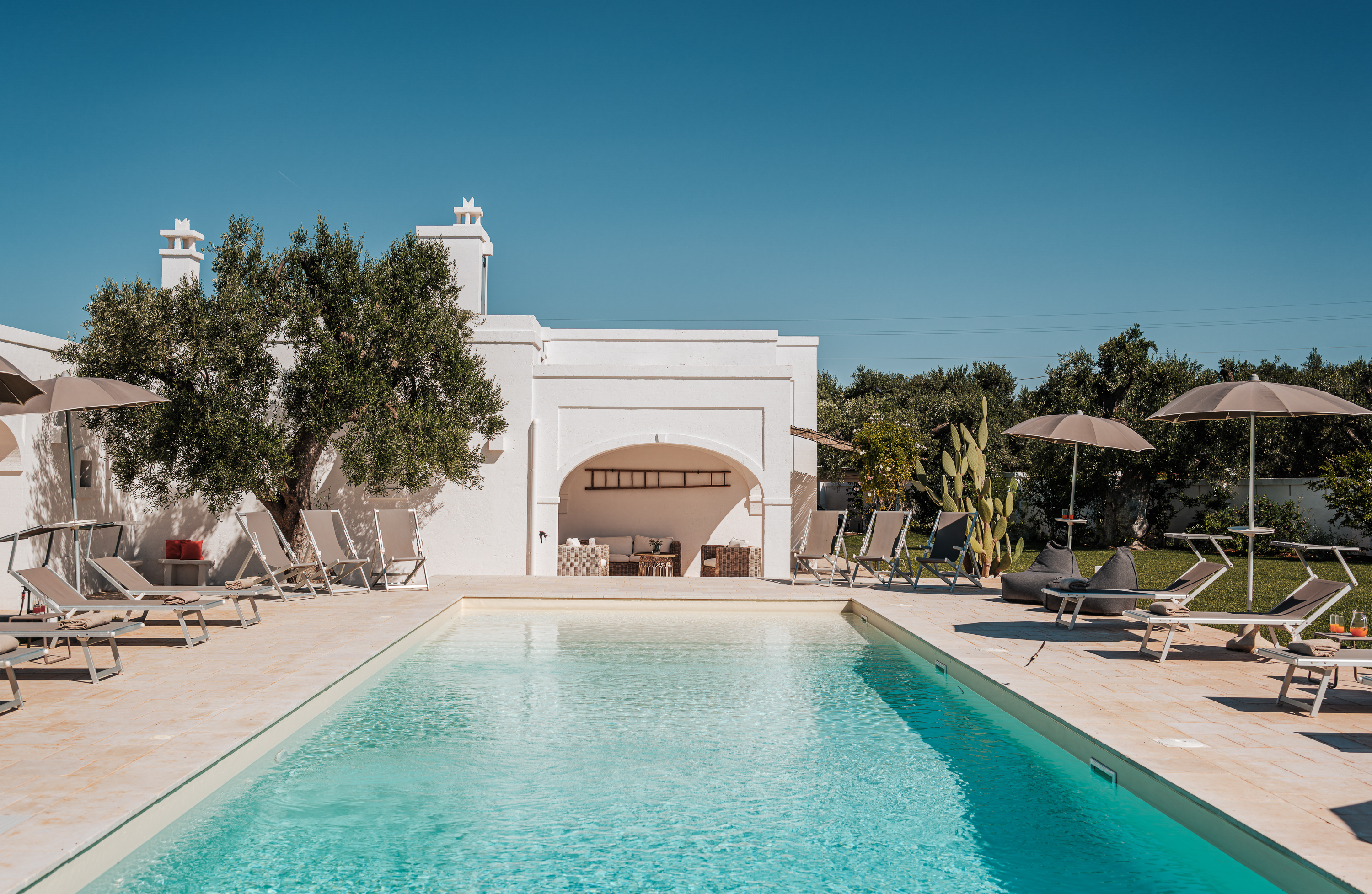 Trullo Pizzica Martina: 6-Bedroom Luxury Apartment with Swimming Pool, Martina Franca