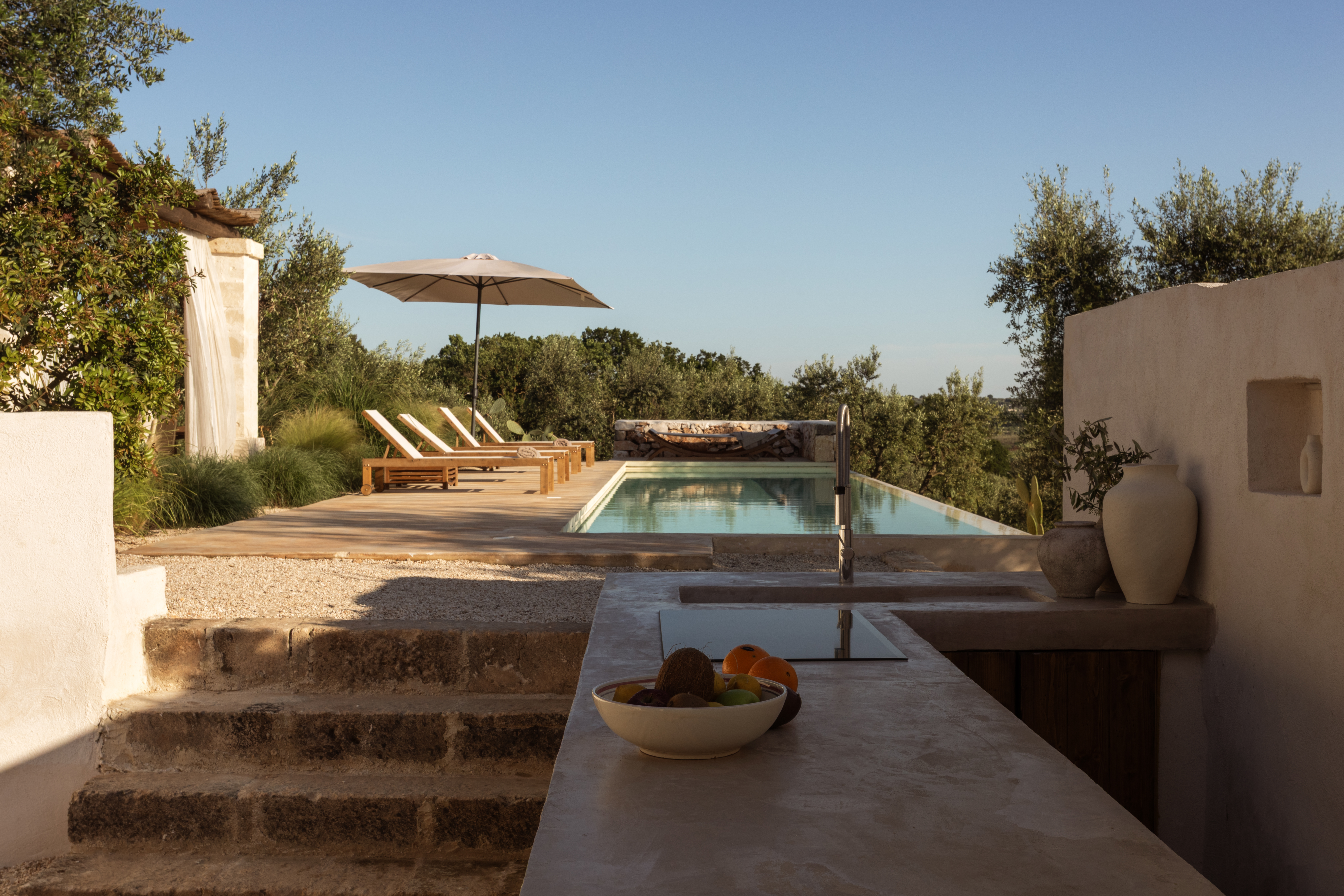 Trullo Salento Ostuni: Elegant 9-Bedroom Apartment with Pool and Hot Tub, Ostuni