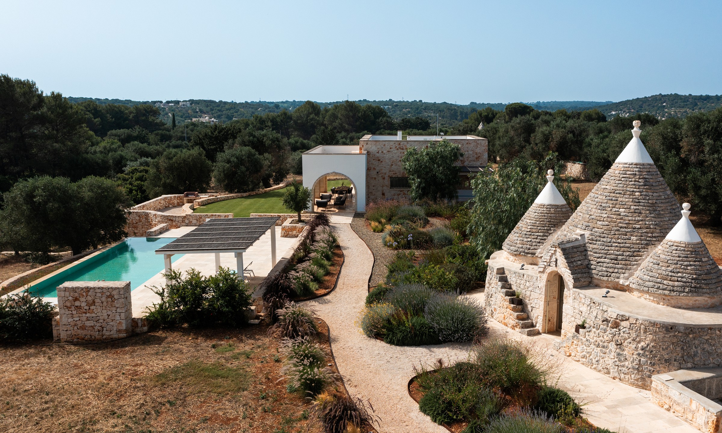 Trullo Uliveto Ostuni Ostuni 2: Luxury 4-Bedroom Apartment with Infinity Pool, Ostuni