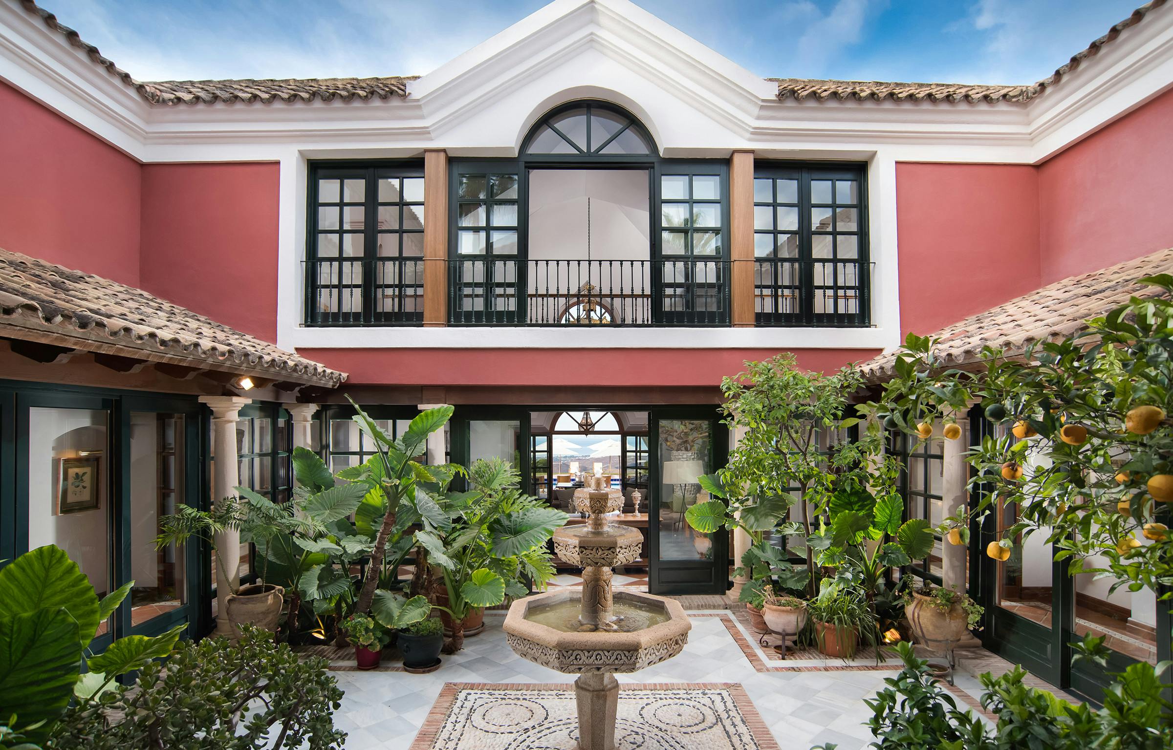 Villa Aceituno San Pedro: Luxurious 7-Bedroom Villa with Private Pool and Sea Views, San Pedro de Alcántara