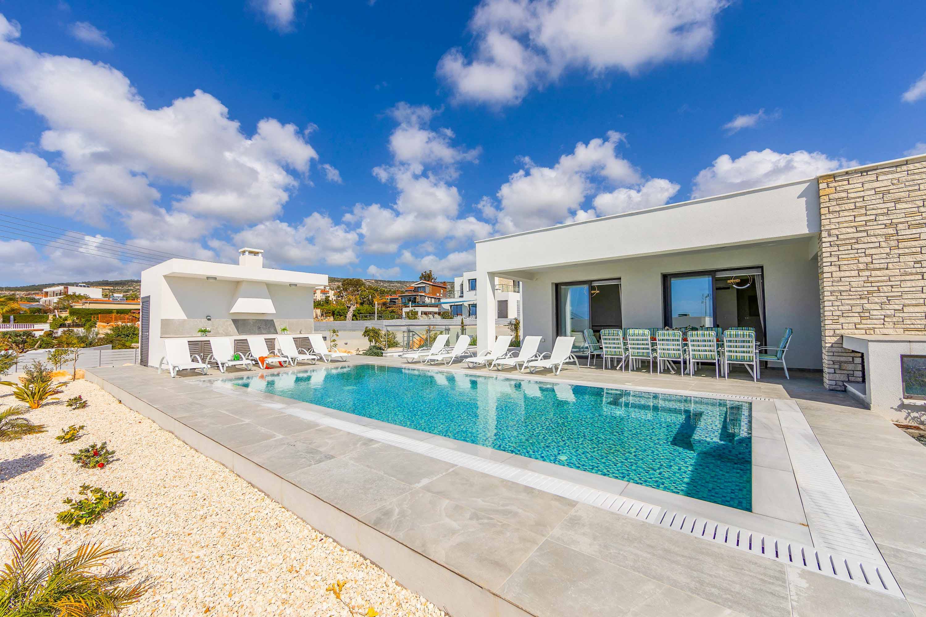Villa Agapi Peyia: Spacious 5-Bedroom Apartment Rental with Sea View and Pool, Peyia Cyprus