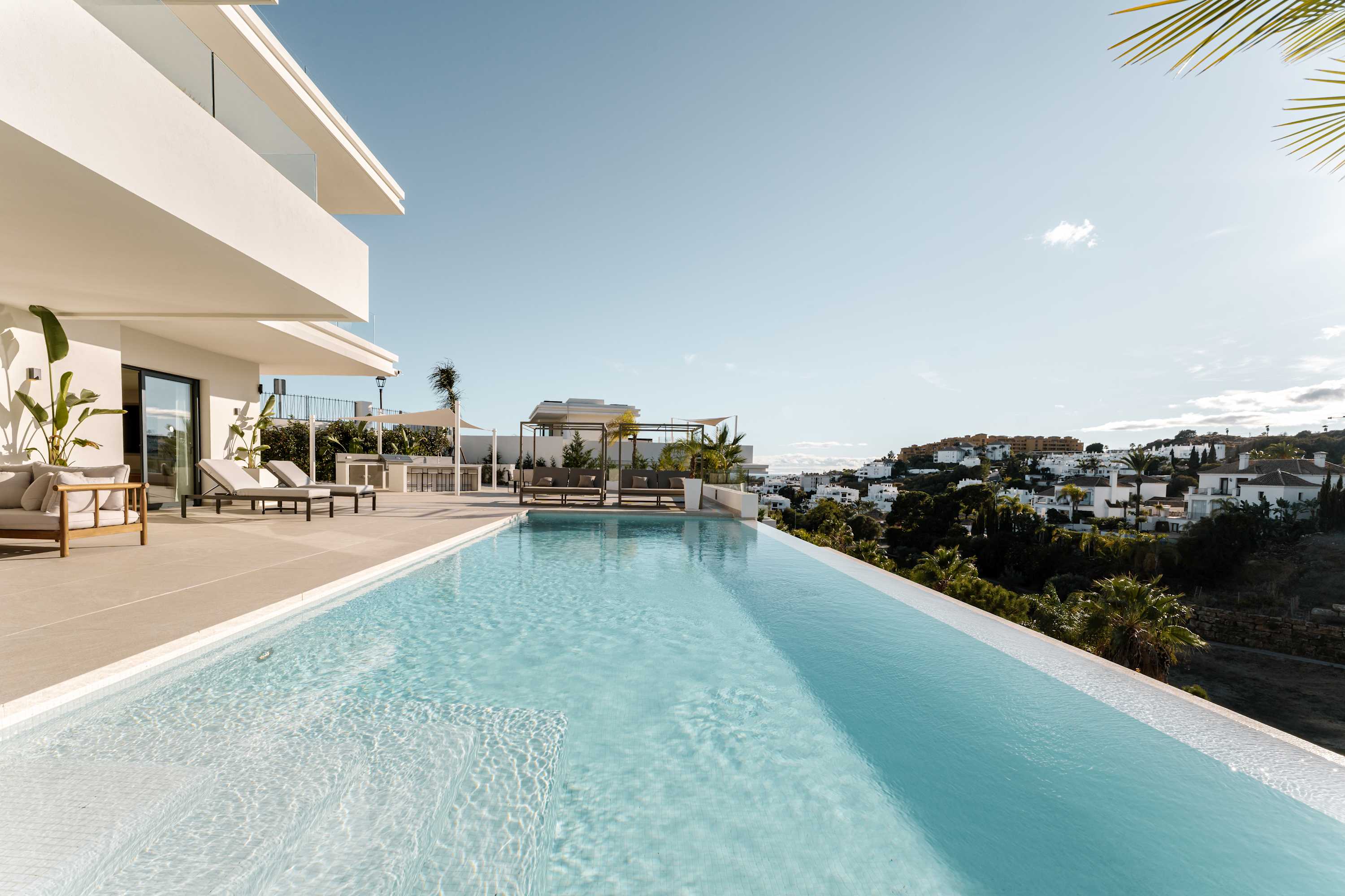 Villa Alcornocal San Pedro: Luxury 7-Bedroom Villa with Infinity Pool and Sea View, San Pedro