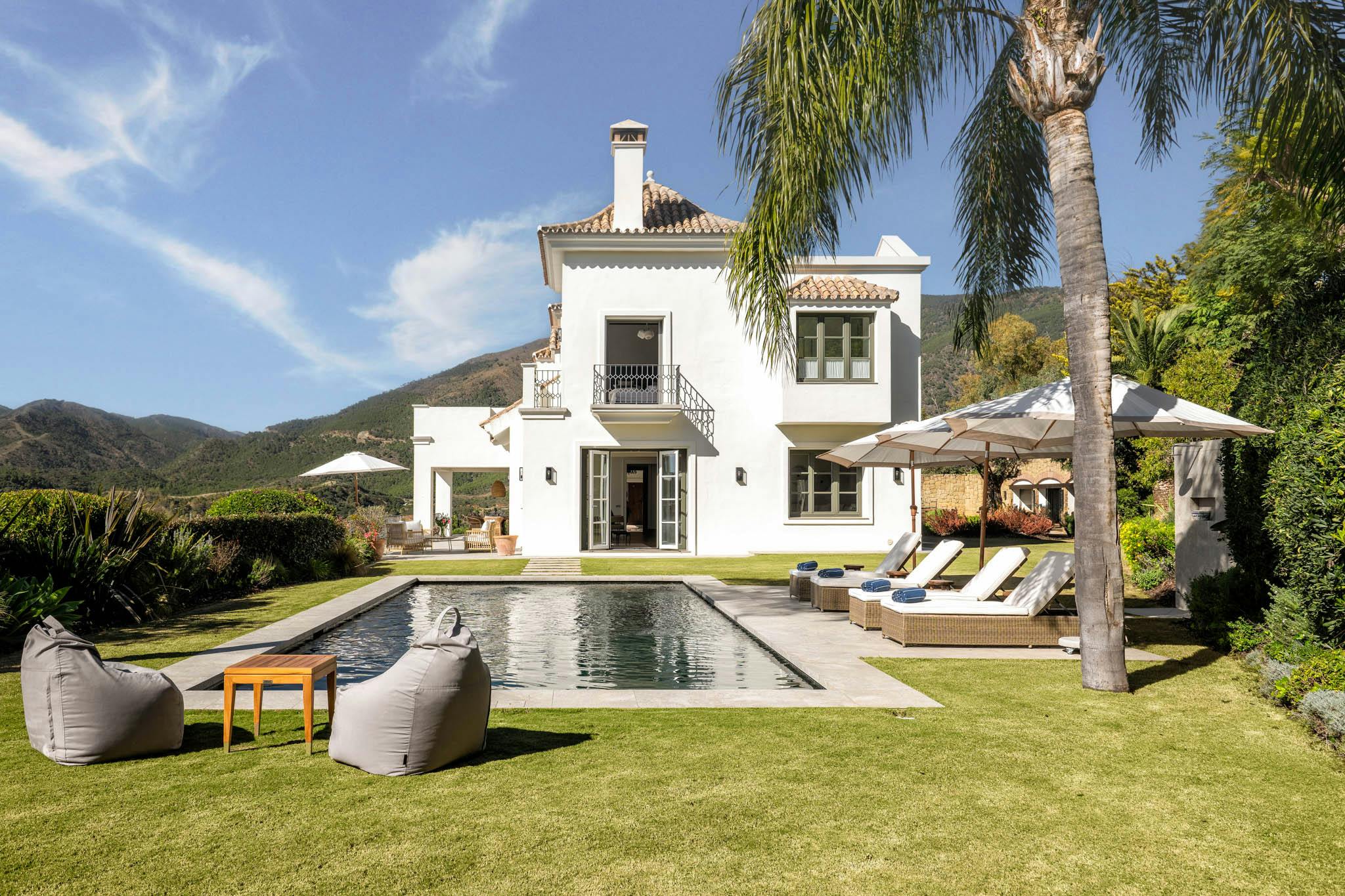 Villa Almendro Marbella Marbella: Luxury 8-Bedroom Villa with Seaviews and Pool, Marbella
