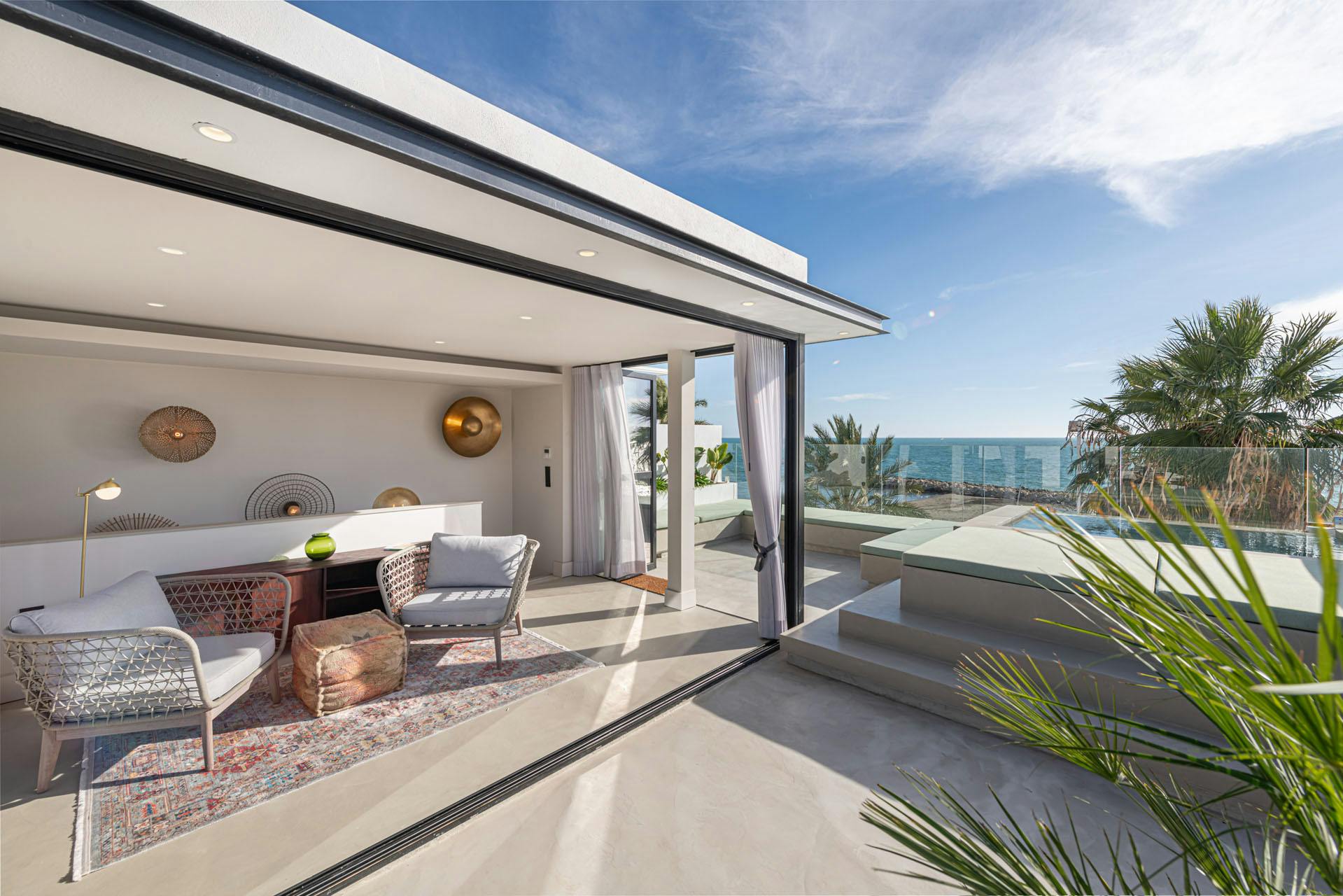 Villa Almijara Malaga: Luxury 5-Bedroom Villa with Beachfront Access, Malaga