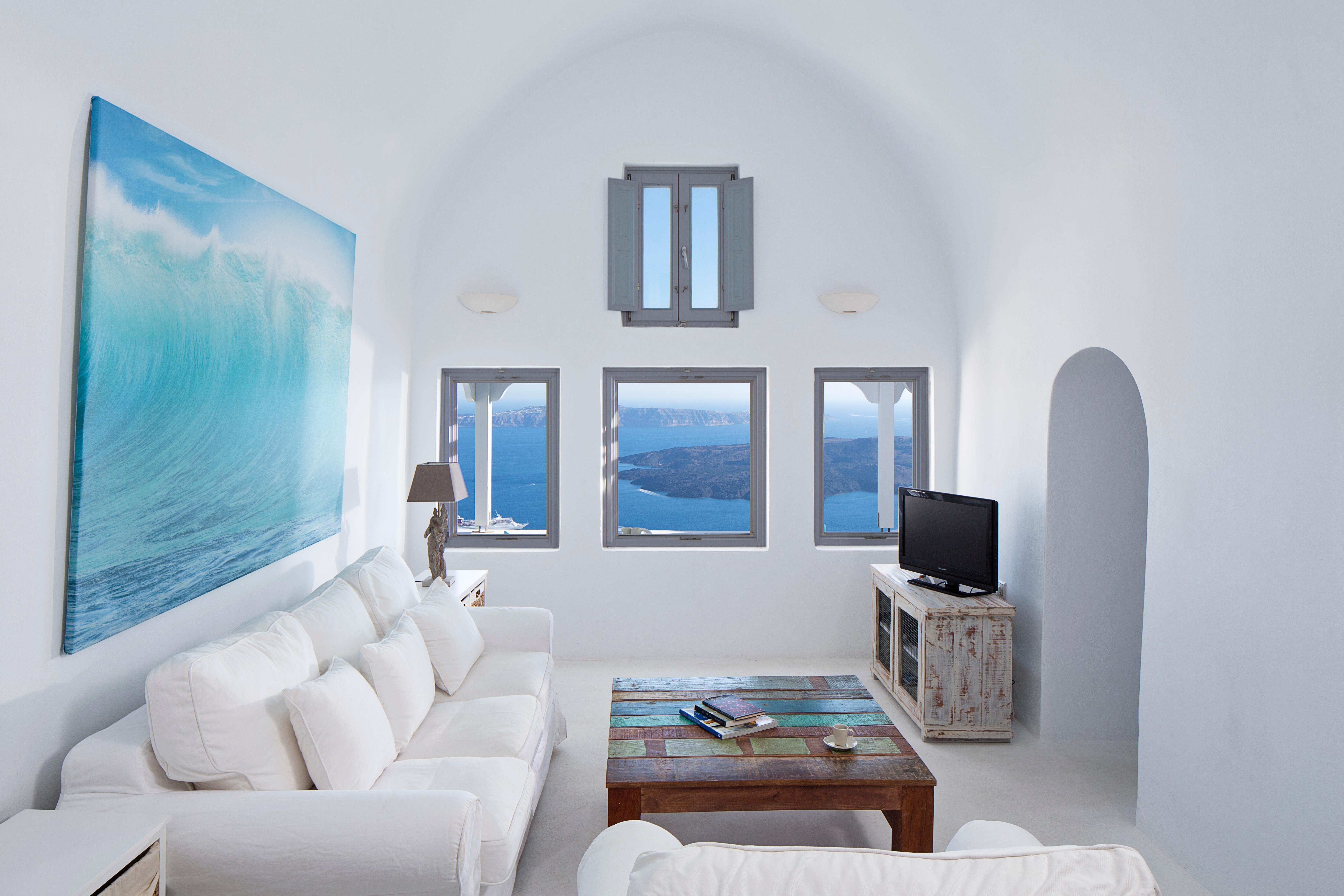Villa Anemone Santorini: Luxury 3-Bedroom Apartment with Stunning Seaviews, Santorini