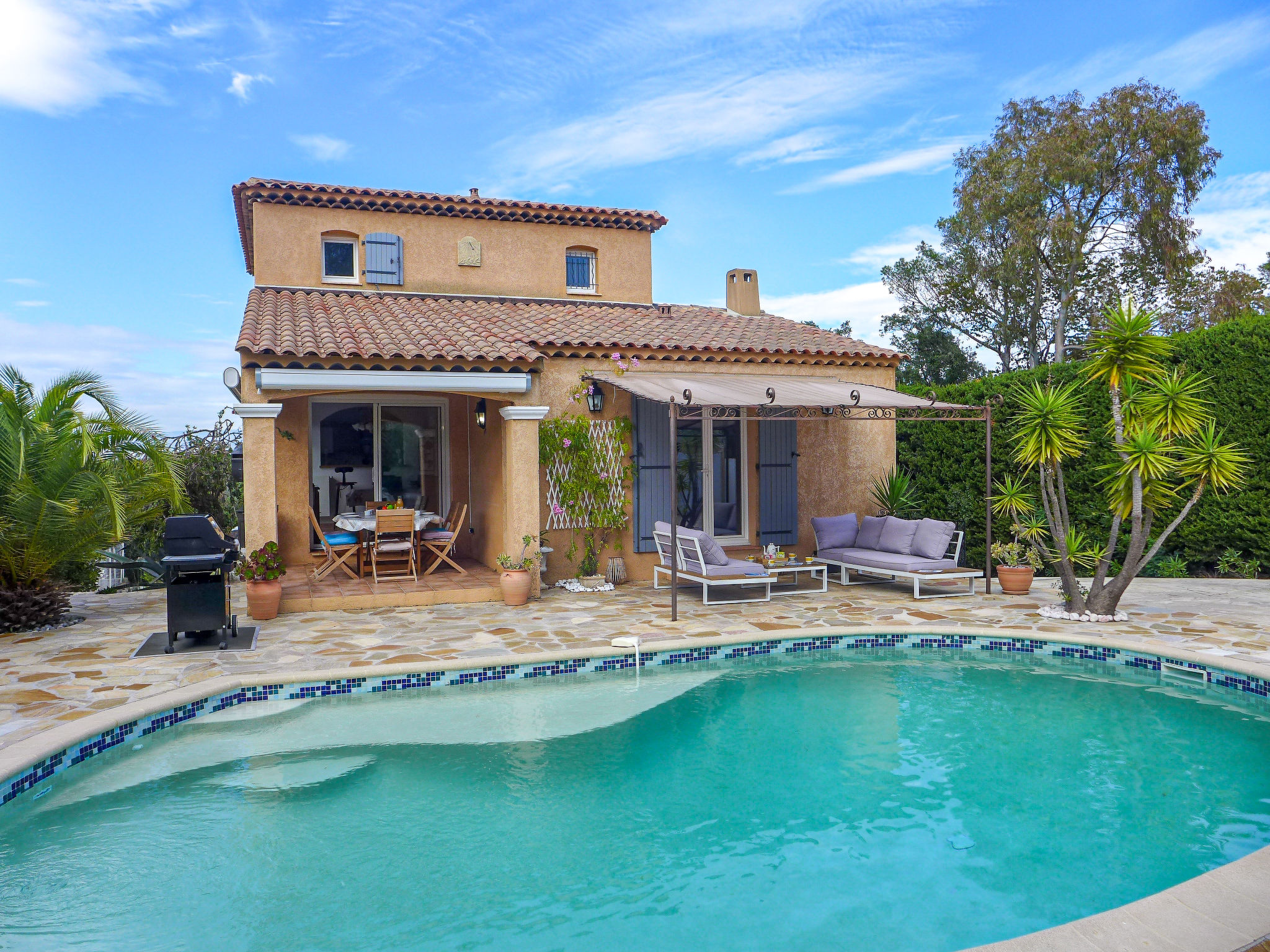 Villa Argens Saint-Aygulf: Stunning 3-Bedroom Villa with Private Pool and Garden in the Heart of French Riviera