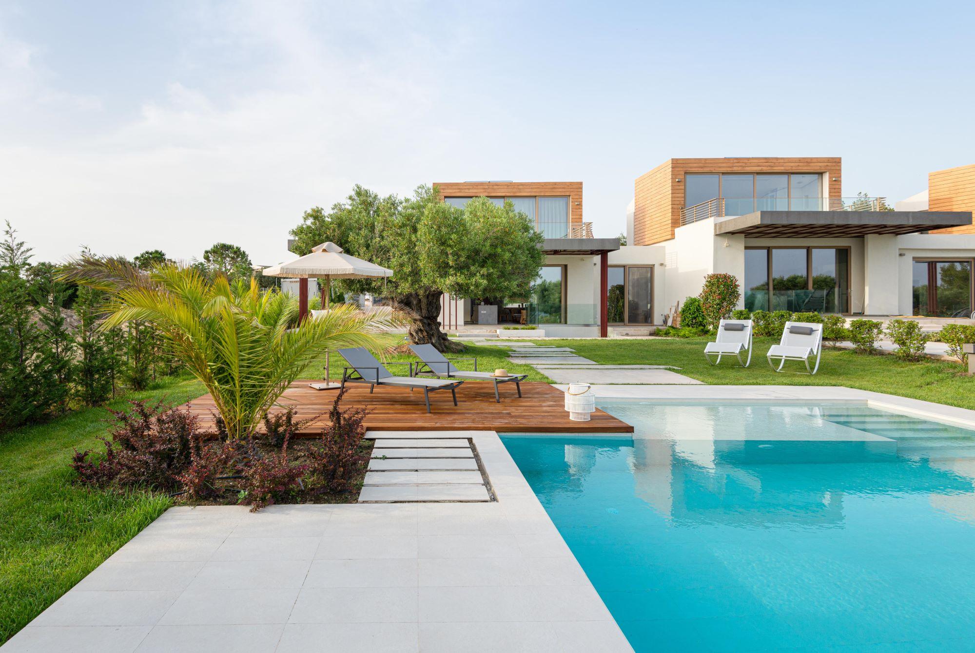 Villa Atheras Nikiti: Elegant 4-Bedroom Apartment with Infinity Pool and Sea Views, Nikiti