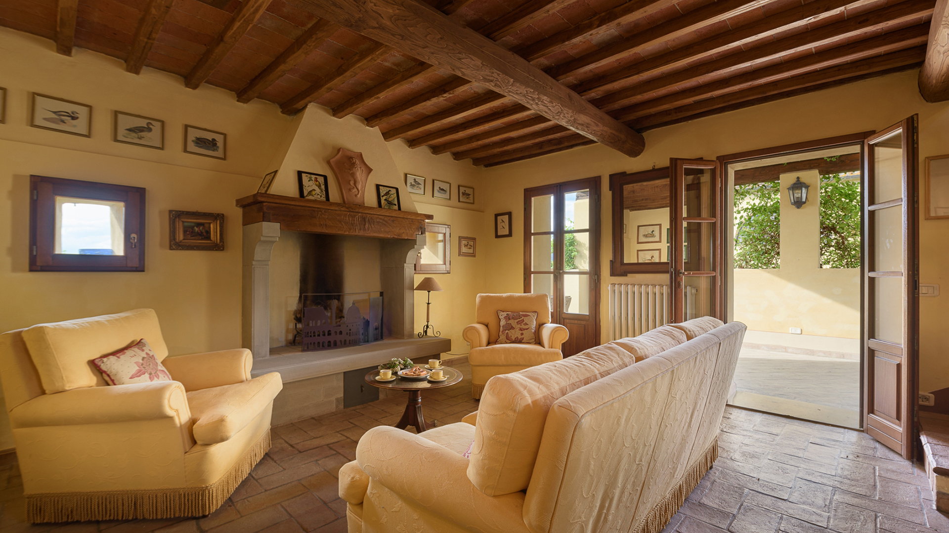 Villa Balze Cortona: Luxury 9-Bedroom Villa with Pool and Scenic Views, Val di Chiana