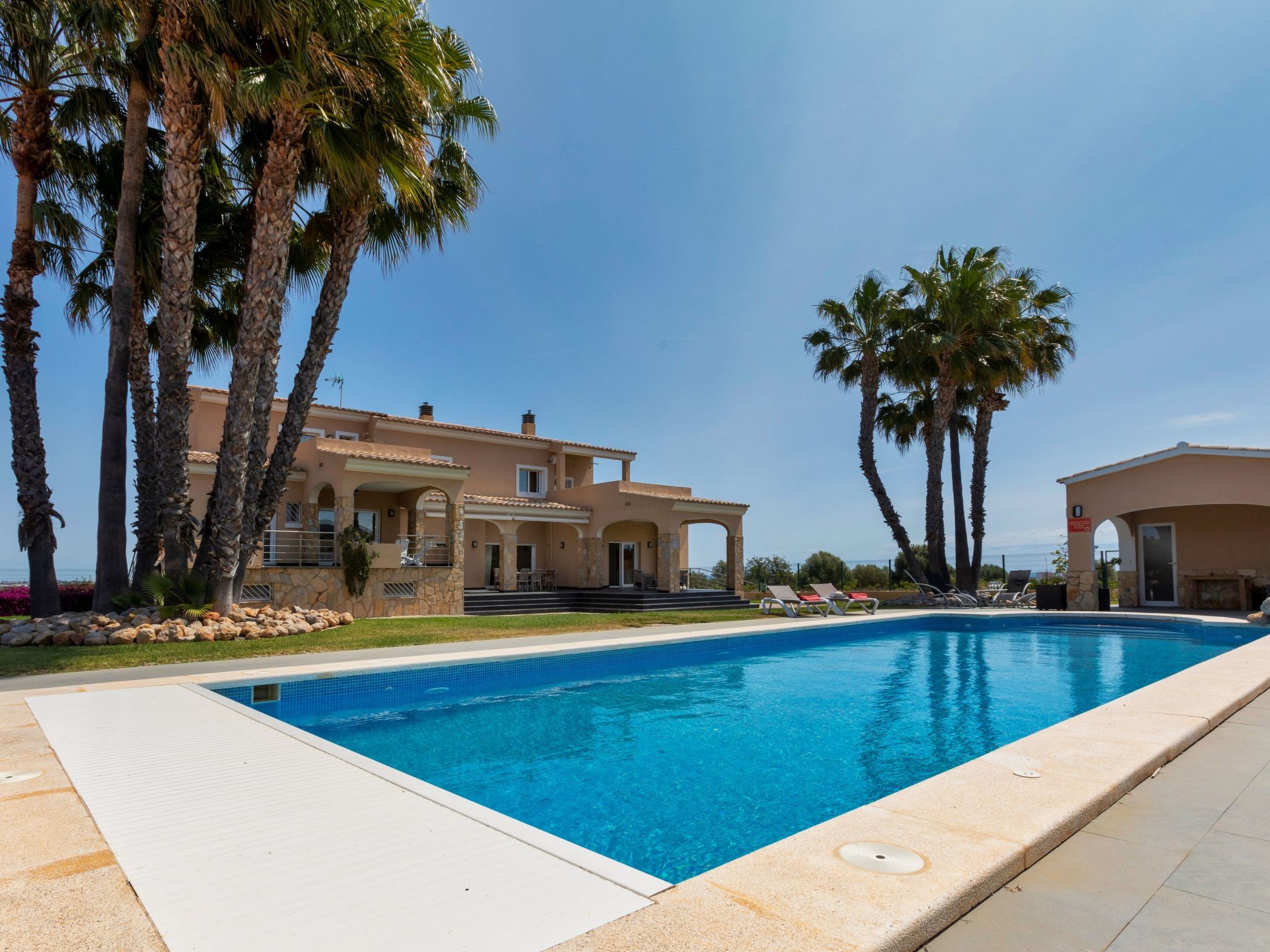 Villa Berganti Peñiscola: Spectacular 6-Bedroom Family Villa with Private Pool and Eco-Friendly Features in Historic Costa del Azahar