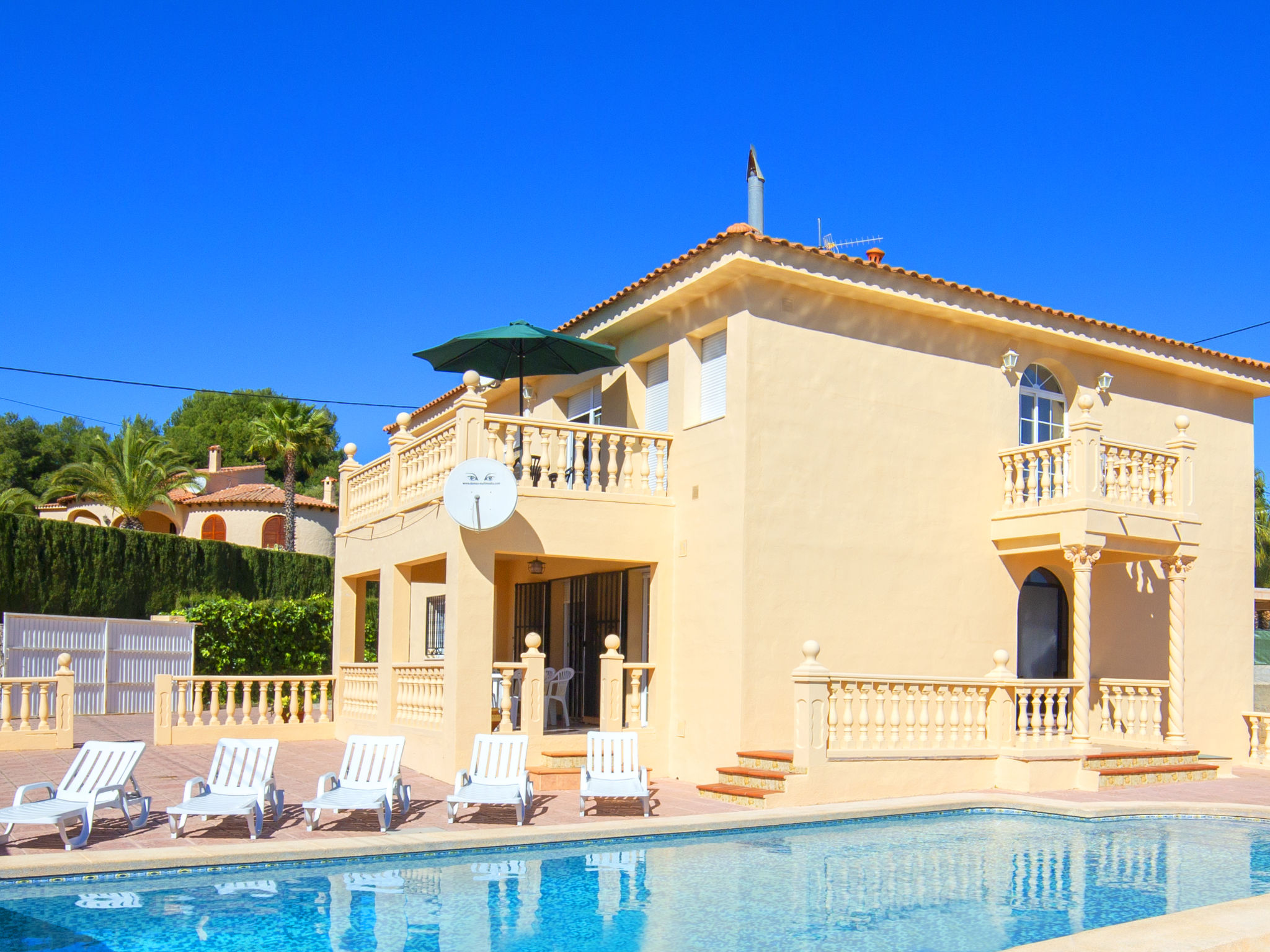 Villa Bernia Calpe: Spectacular 6-Bedroom Family Villa with Private Pool and Barbecue Area Near Beaches