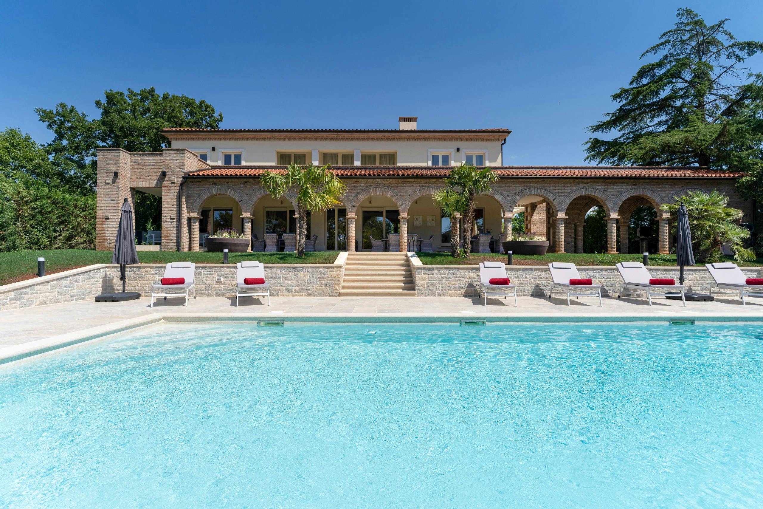 Villa Bora Poreč: Luxury 5-Bedroom Villa with Seaview and Pool, Istria