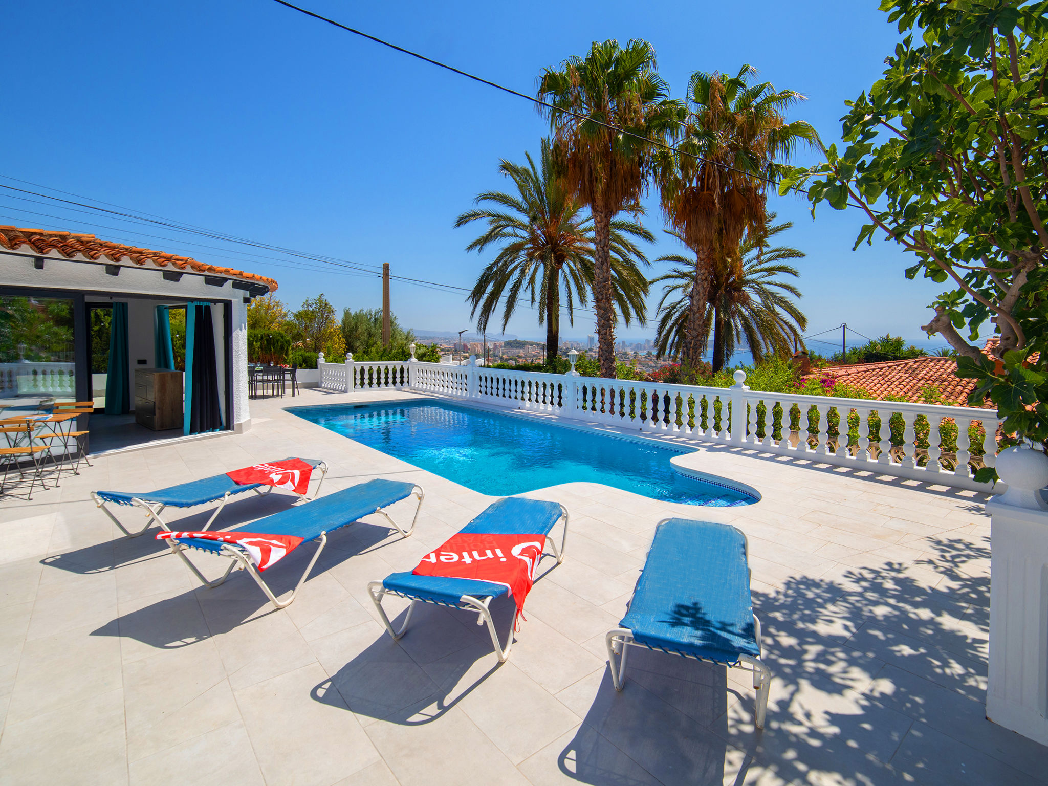 Villa Borró Calpe: Modern 4-Bedroom Holiday Rental with Private Pool and Sea Views Near Beach