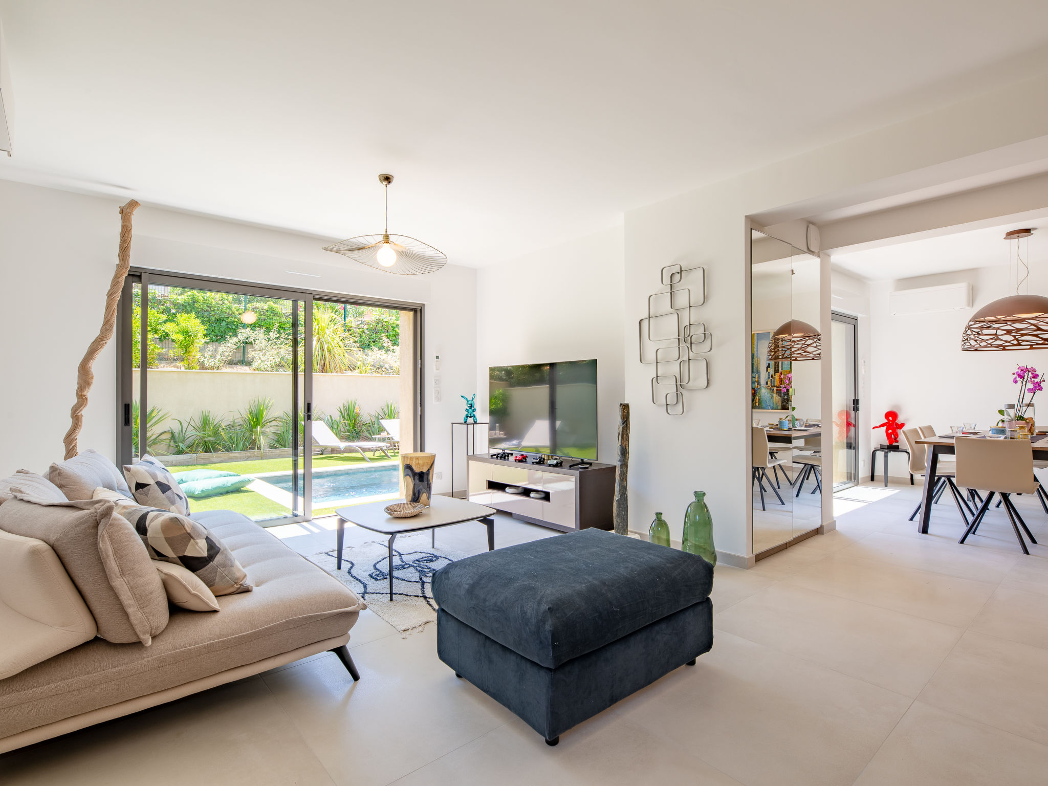 Villa Bouillonnet Maxime: Modern 3-Bedroom Villa with Heated Private Pool in Provence French Riviera
