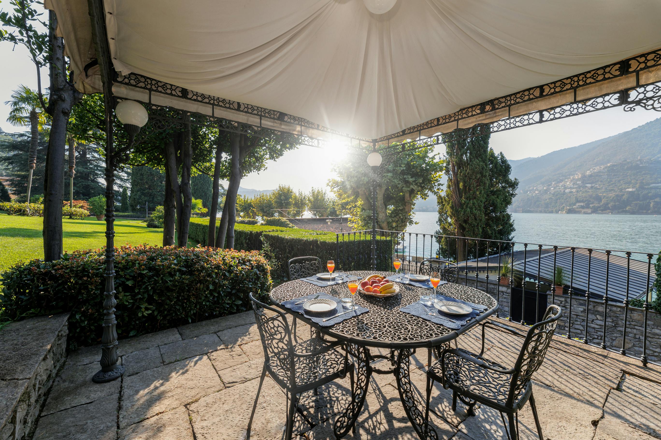 Villa Breva Blevio: Exquisite 4-Bedroom Villa with Lake Views and Pool, Blevio