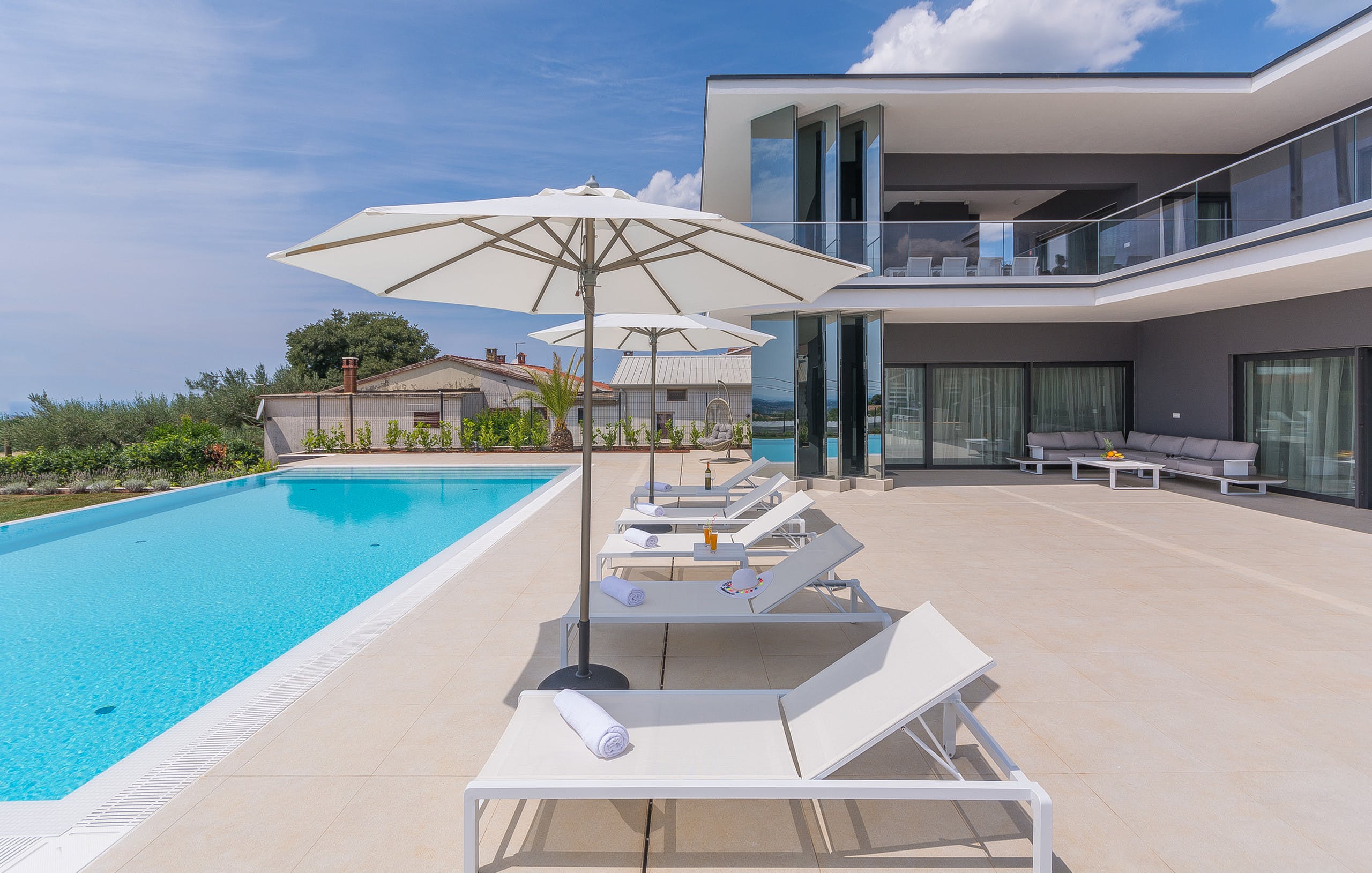 Villa Bura Kastelir: 5-Bedroom Luxury Villa with Swimming Pool, Istria