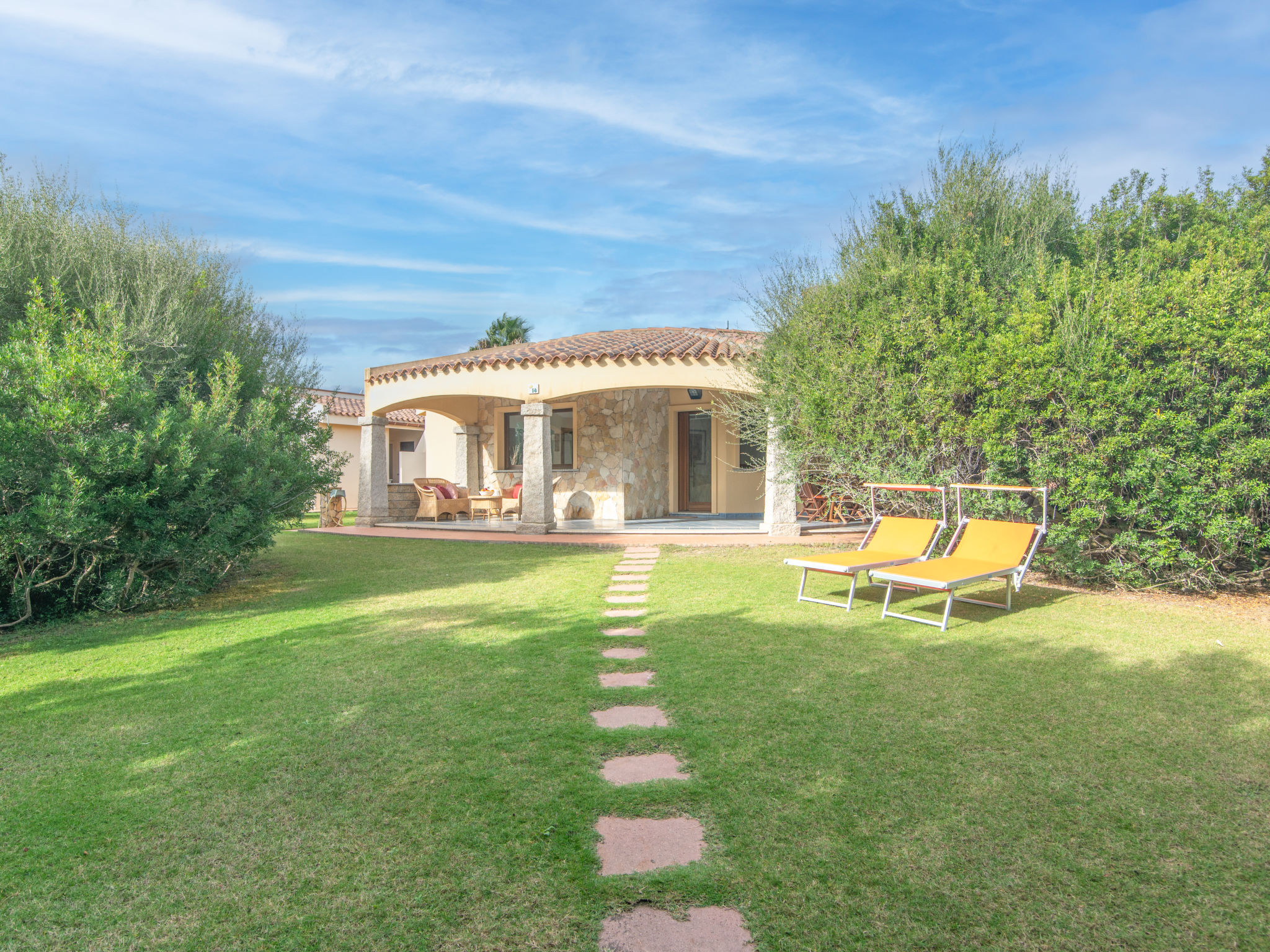 Villa Cala Costa Rei: Elegant Three-Bedroom Holiday Villa with Garden Terrace Just Minutes from Sardinian Beach