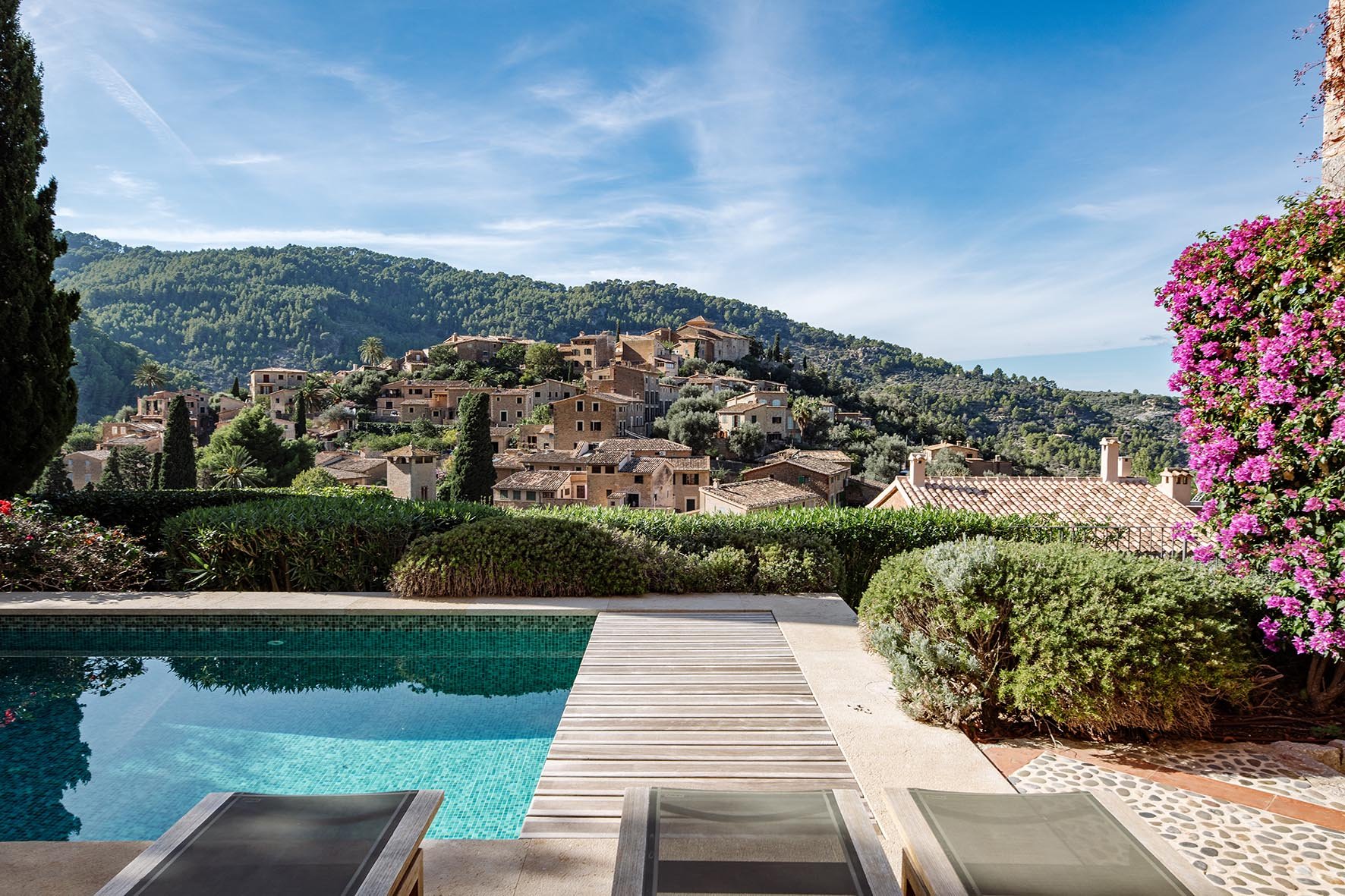 Villa Cala Deià: Luxury 4-Bedroom Villa with Seaview and Pool, Deià