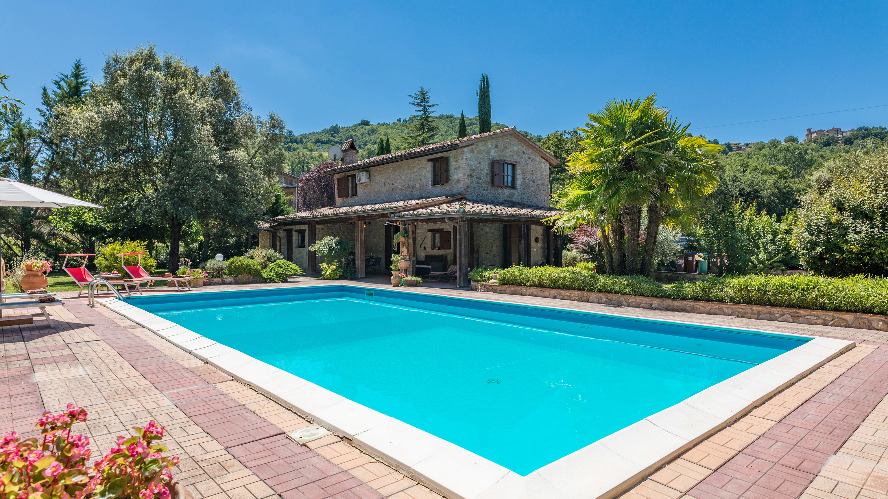 Villa Cannaiolo Perugia: Luxury 2-Bedroom Villa with Pool and Hot Tub, Umbria