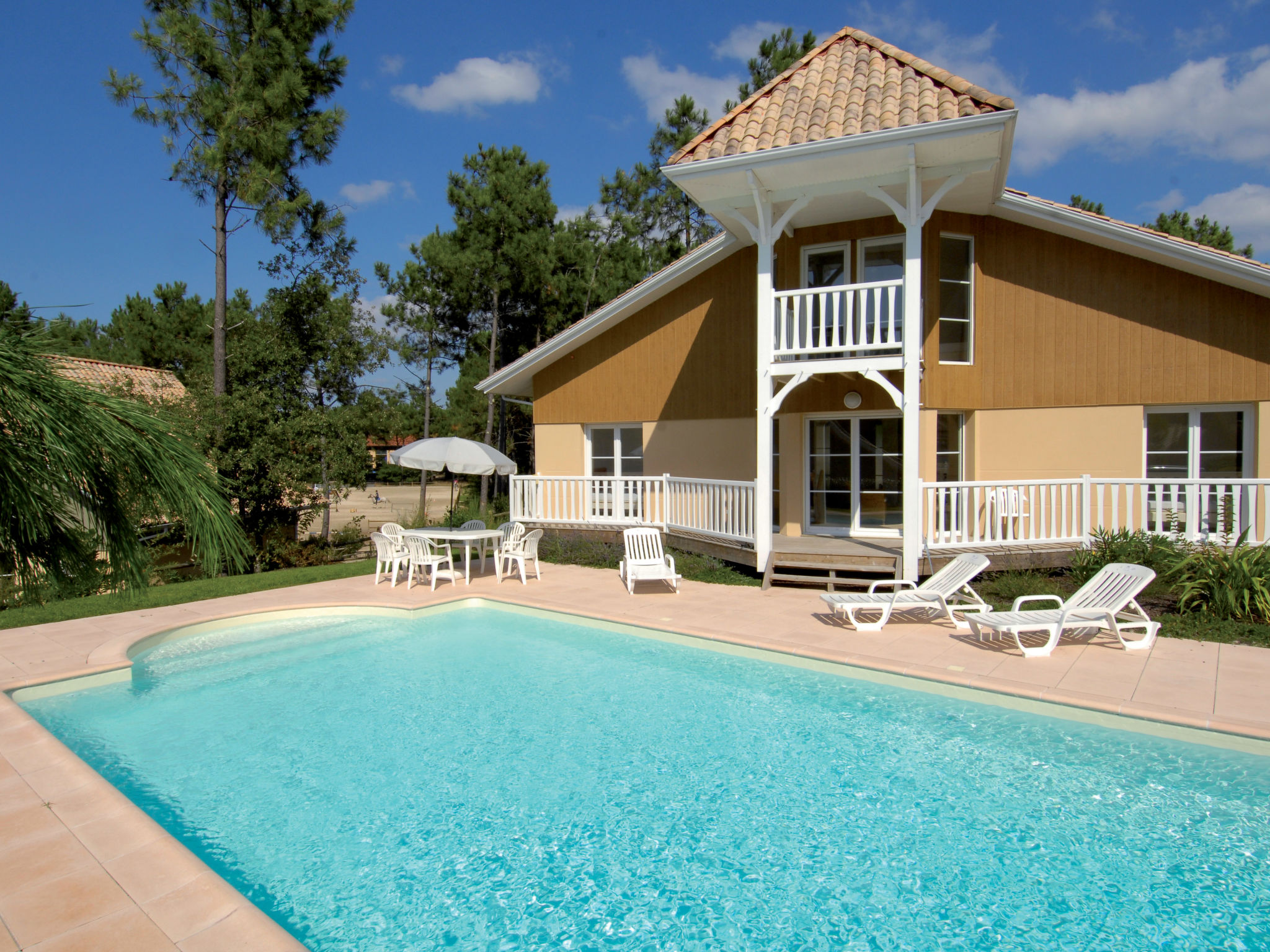 Villa Carcans Lacanau: Stunning 3-Bedroom Modern Villa with Private Pool Near Golf Course and Atlantic Beaches