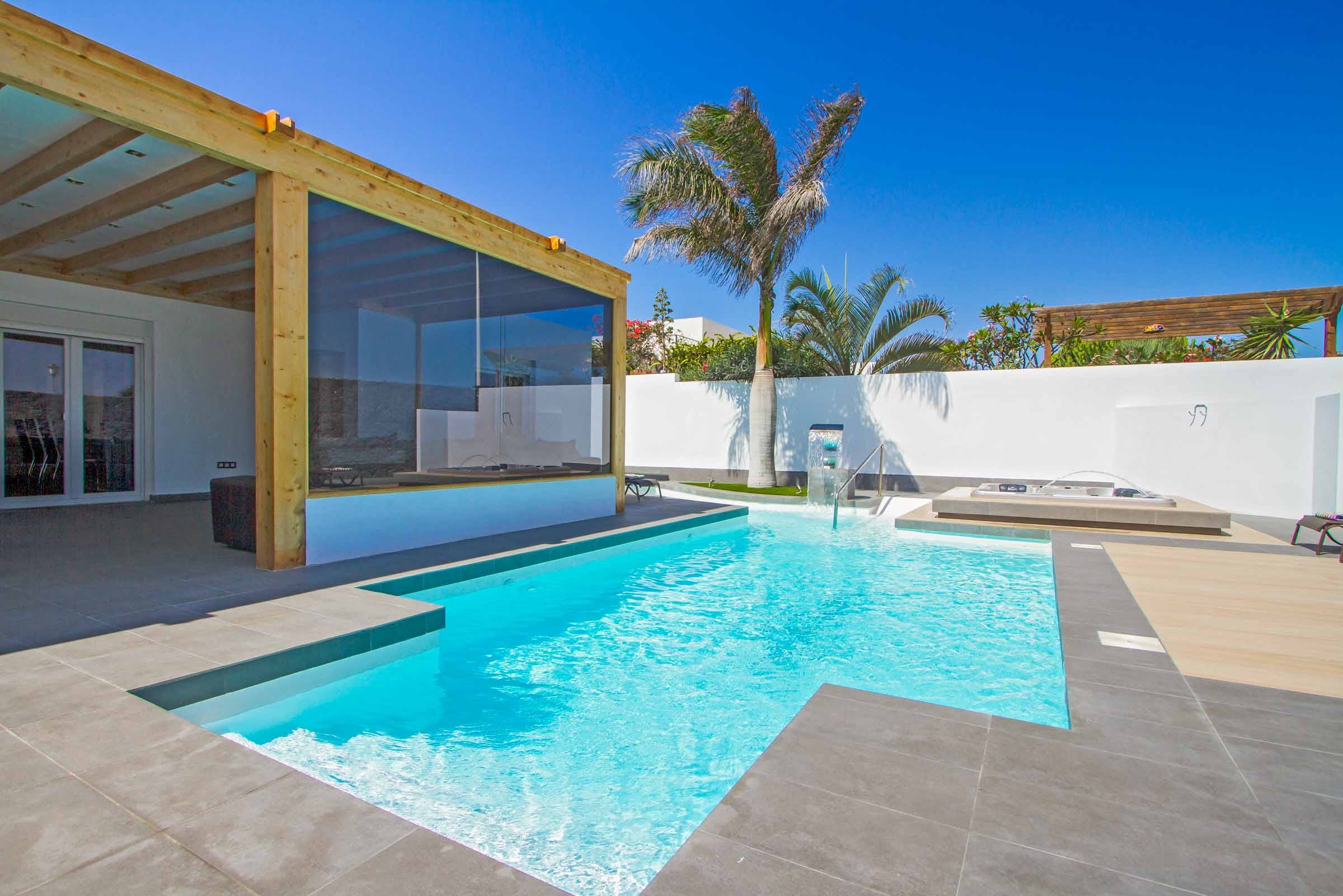 Villa Cardón Las Palmas: Luxurious 4-Bedroom Apartment with Seaview and Pool, Las Palmas