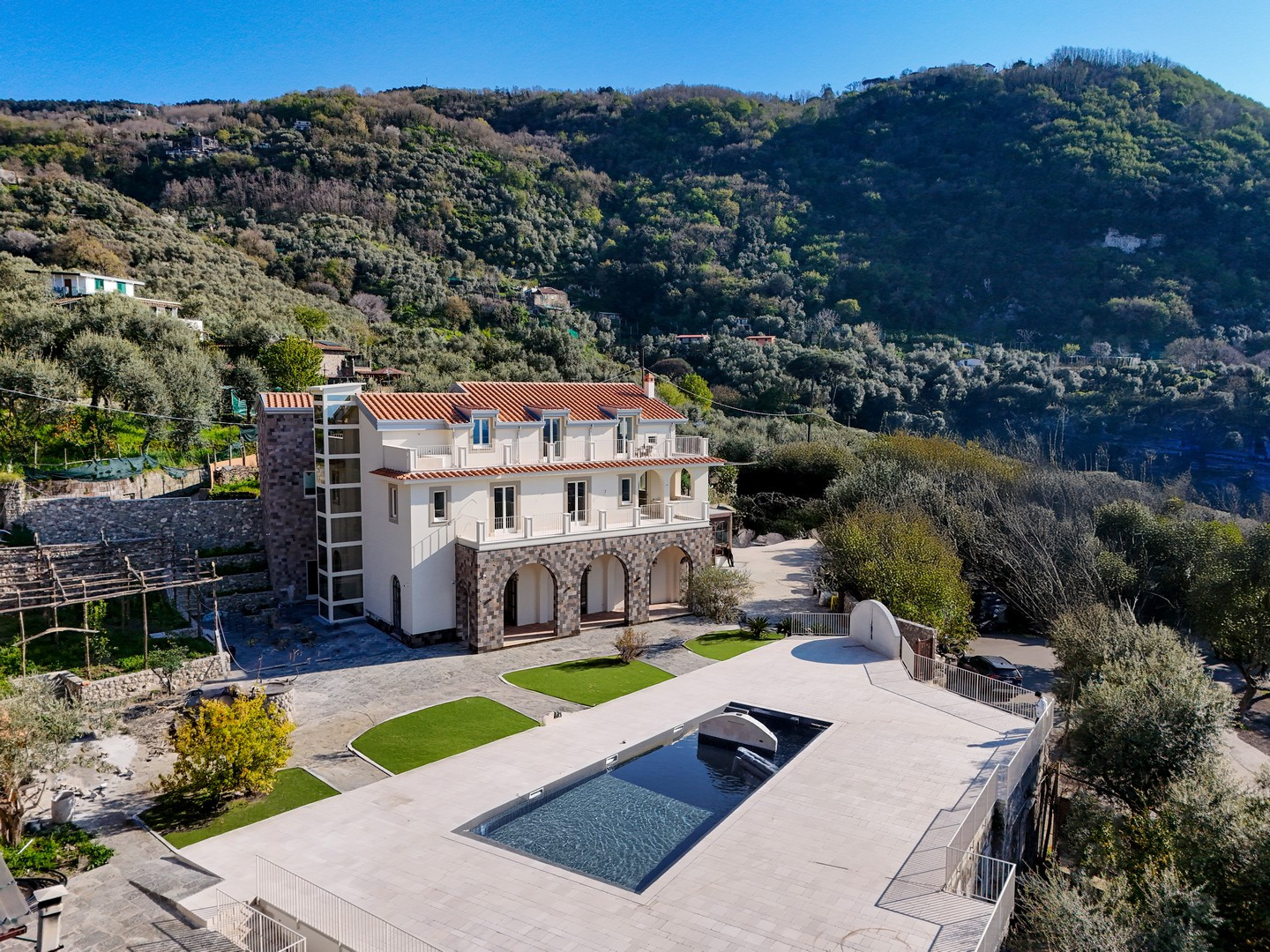 Villa Casarlano Sorrento: Luxury 7-Bedroom Villa with Sea View and Pool, Sorrento