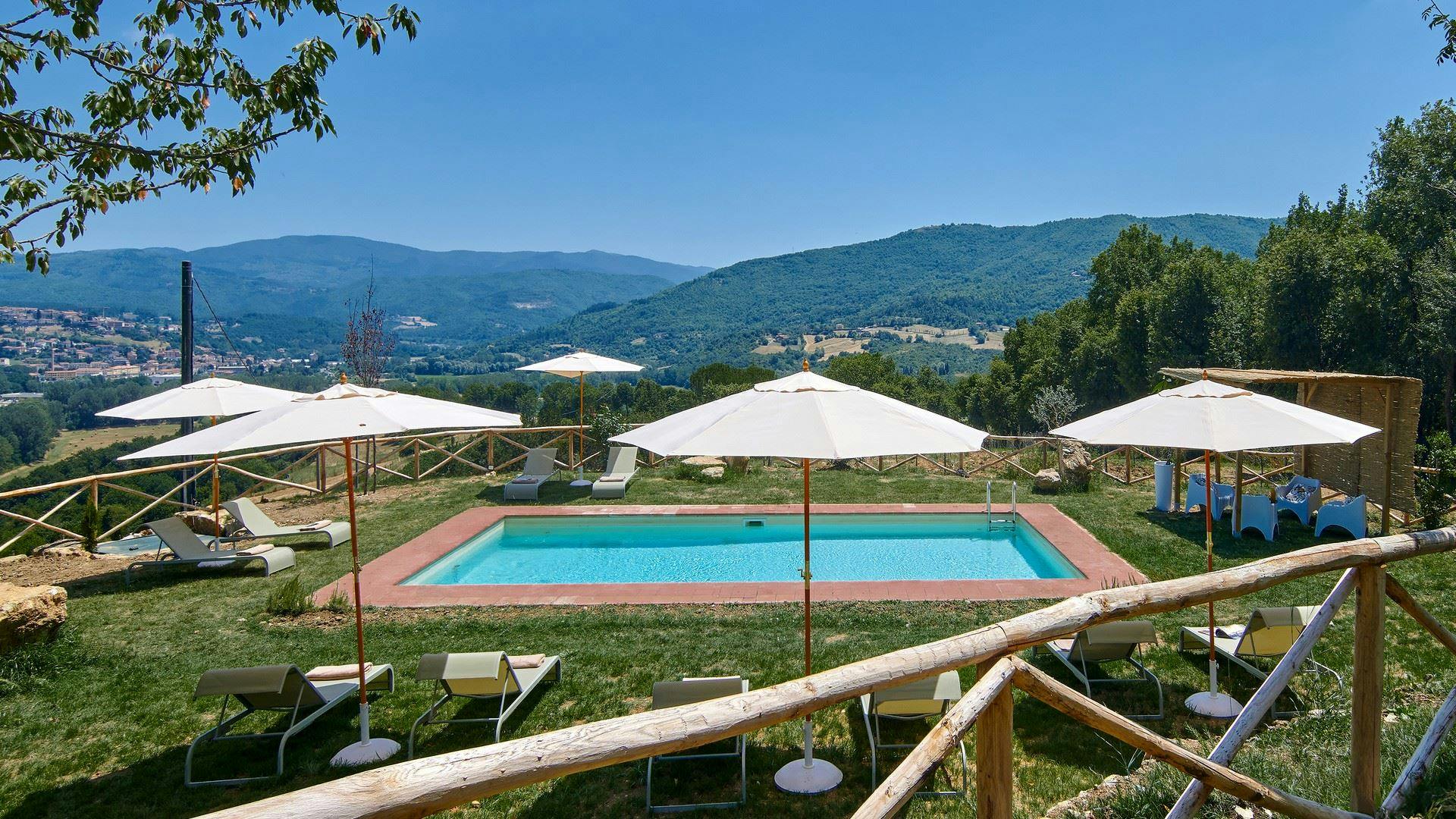 Villa Casentino Bibbiena: 5-Bedroom Villa with Pool and Hot Tub, Tuscany