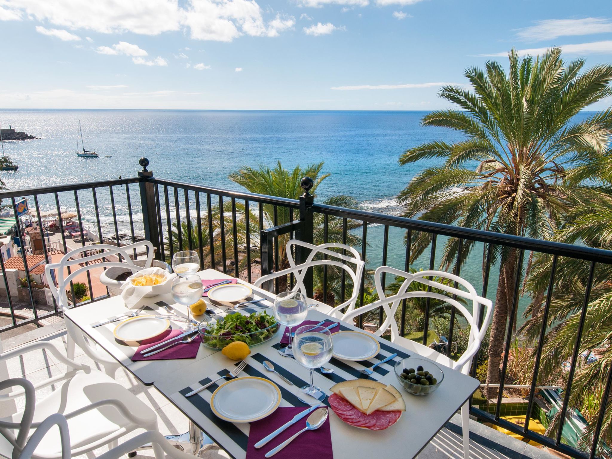 Villa Cercados Mogan: Spacious 4-Bedroom Family Villa with Private Pool and Garden in Arguineguín Gran Canaria