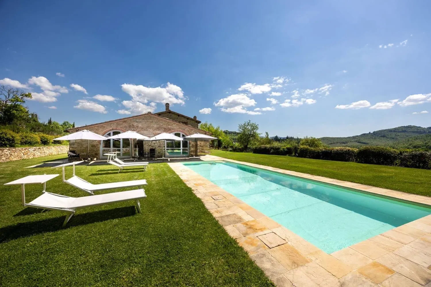 Villa Ciliegi Chianti: Chic 8-Bedroom Villa with Scenic Pool Views, Chianti