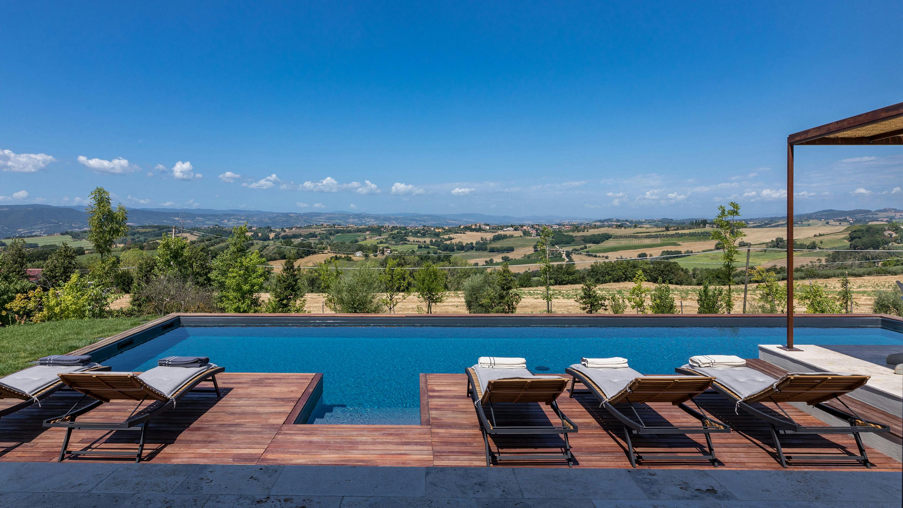 Villa Cipresso Todi: Luxury 4-Bedroom Villa with Swimming Pool, Todi