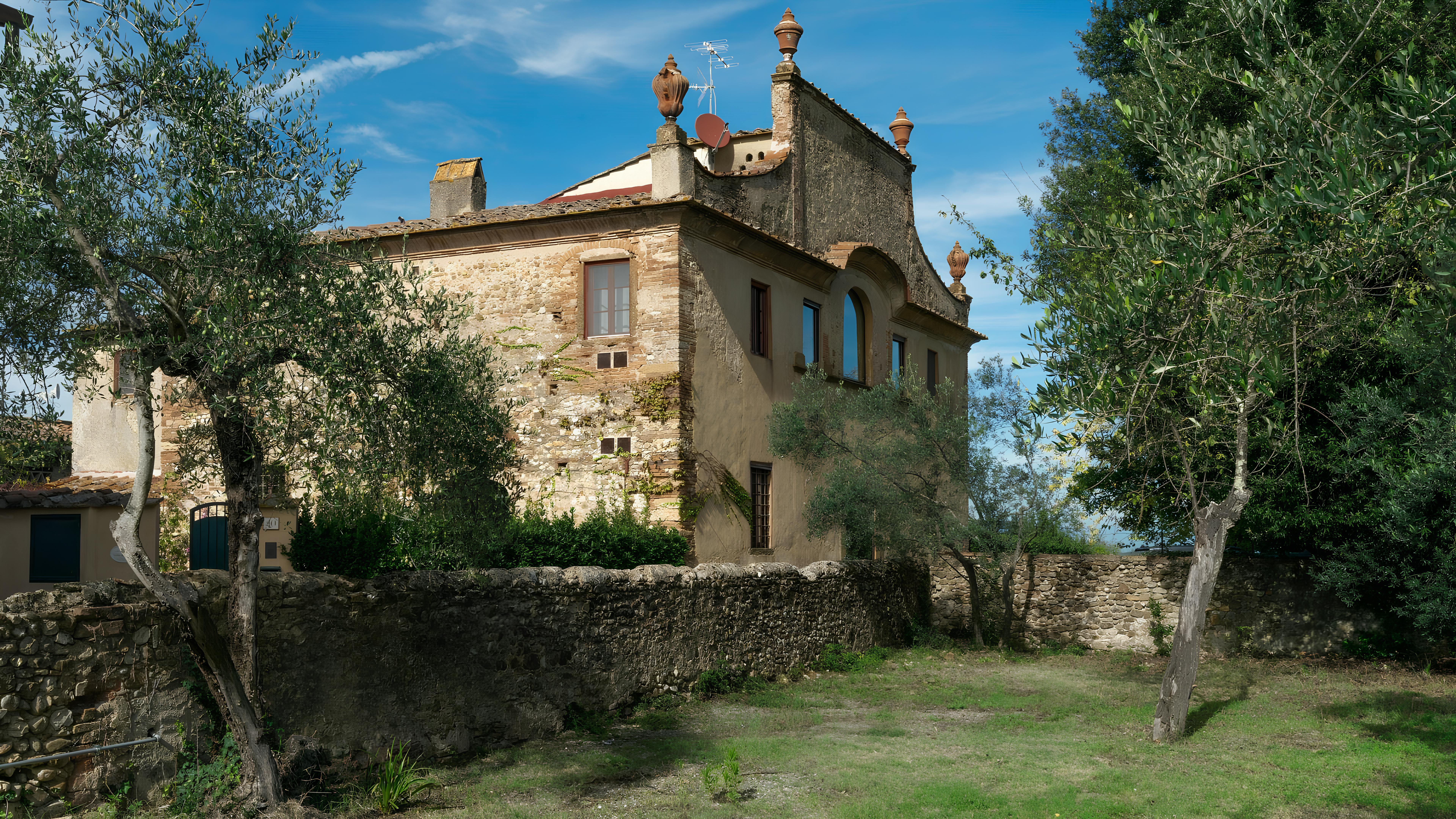 Villa Collina Florence: 7-Bedroom Luxury Villa with Pool and Tennis Court, Florence West