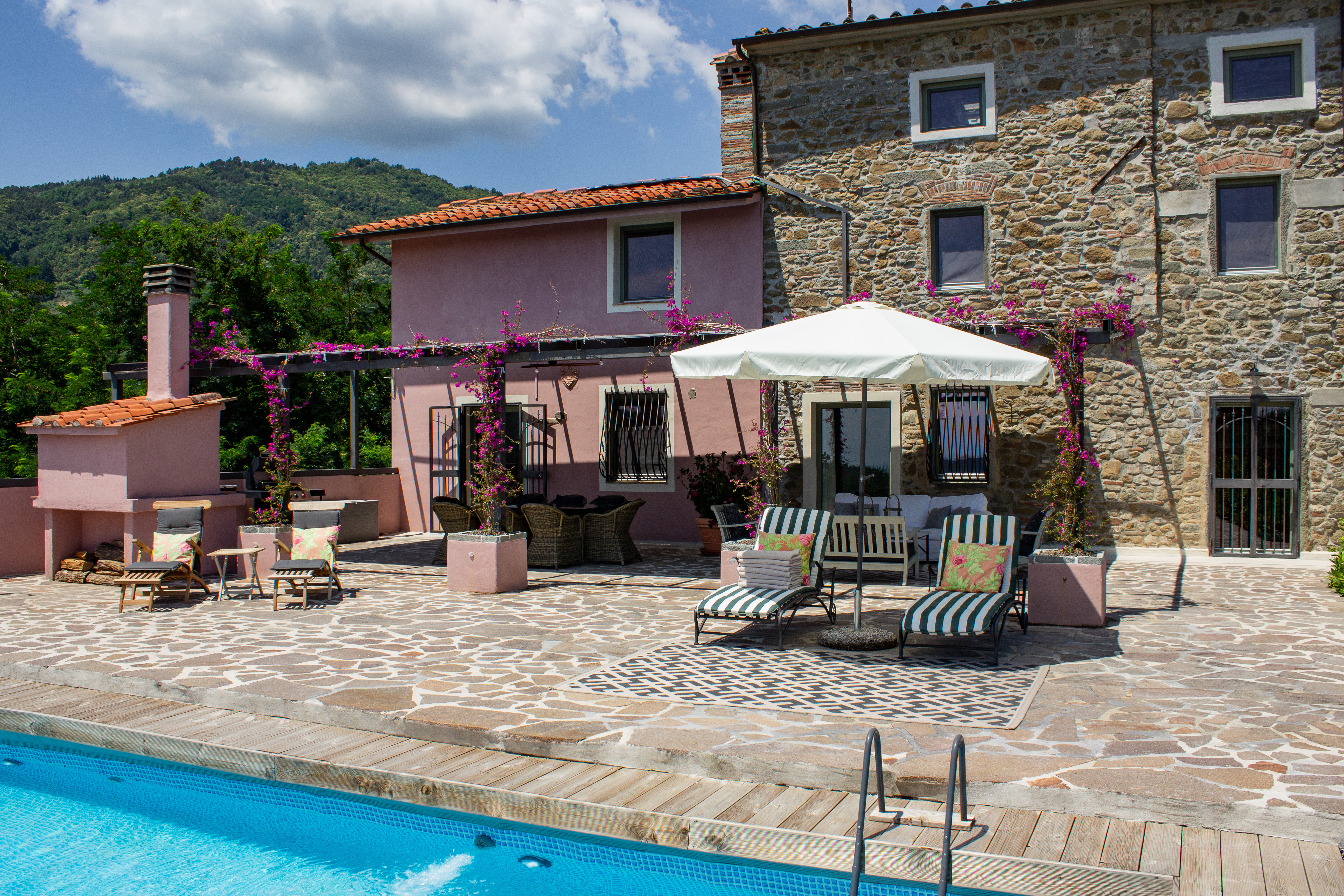 Villa Colline Marliana: Luxury 4-Bedroom Villa with Countryside Views and Pool, Tuscany