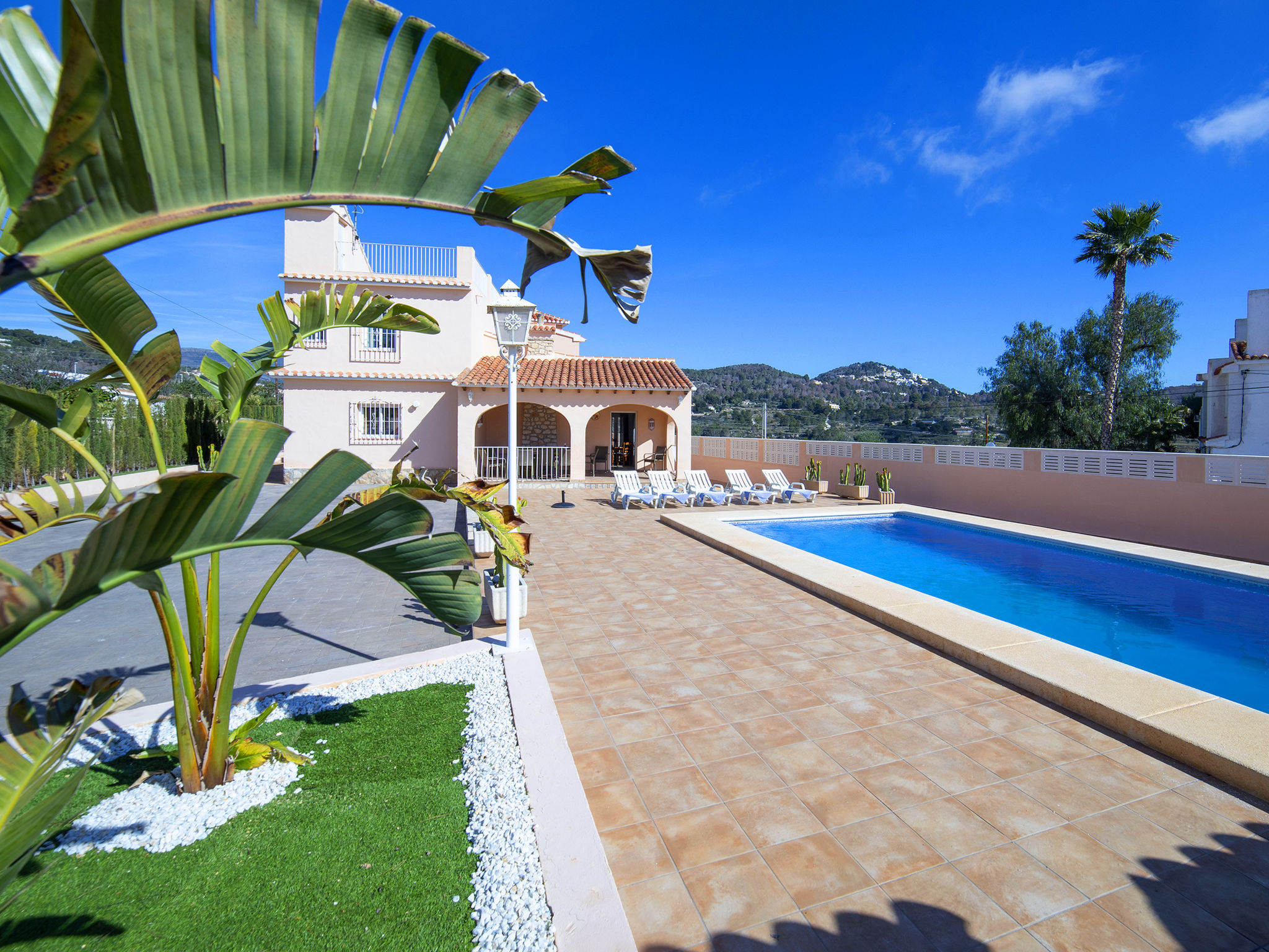 Villa Cometa Calpe: Spacious 5-Bedroom Family Villa with Private Pool Near Penon de Ifach