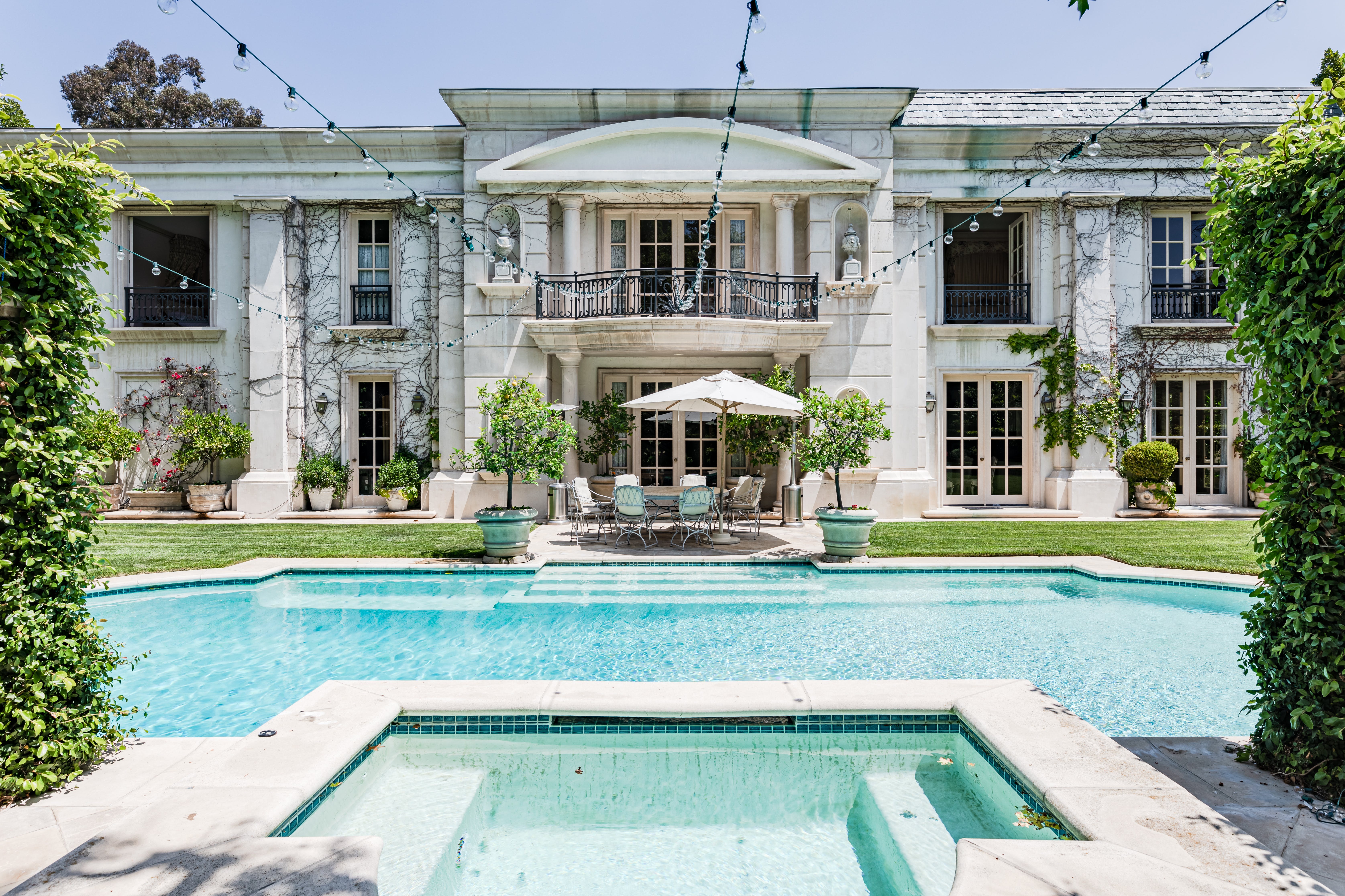 Villa Crestwood Beverly: Luxury 6-Bedroom Villa with Seaview and Pool, Beverly Crest