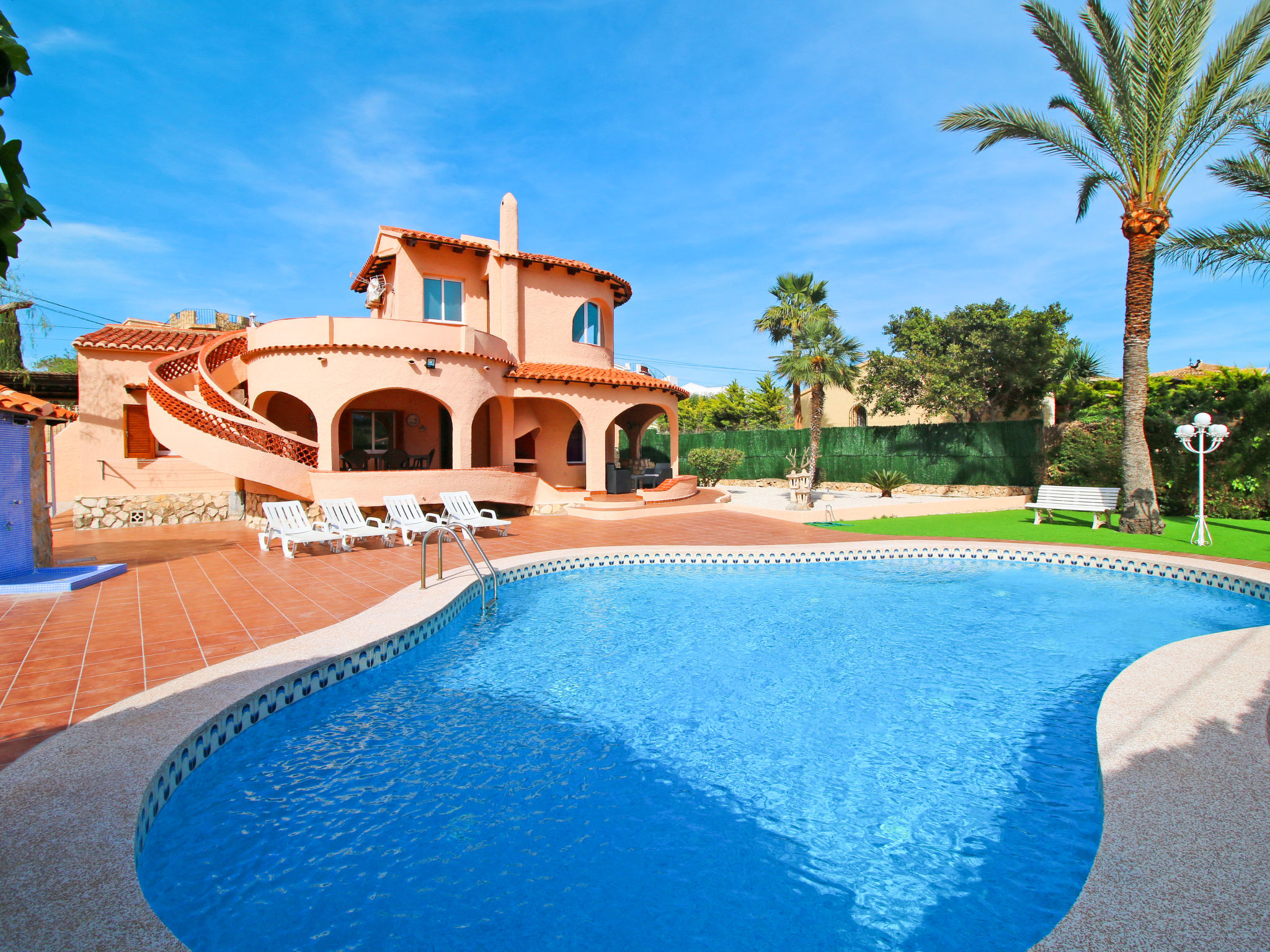 Villa Dinobo Calpe: Stunning 4-Bedroom Holiday Home with Sea Views and Private Pool on the Costa Blanca