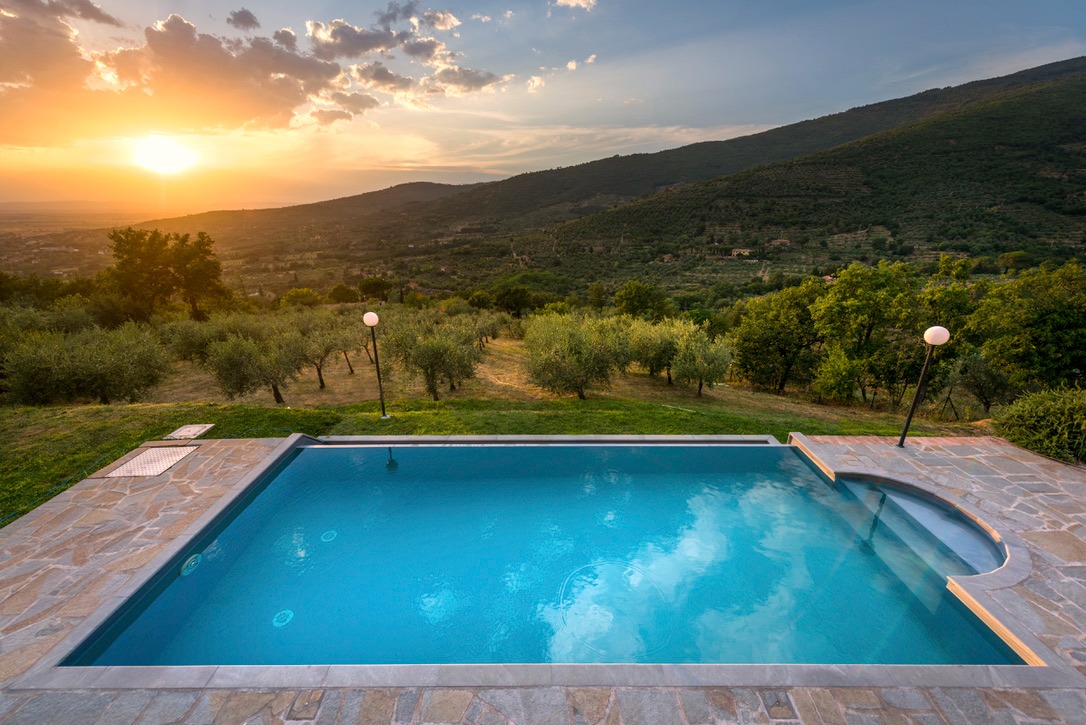 Villa Etrusco Cortona: Luxury 6-Bedroom Villa with Pool, Cortona