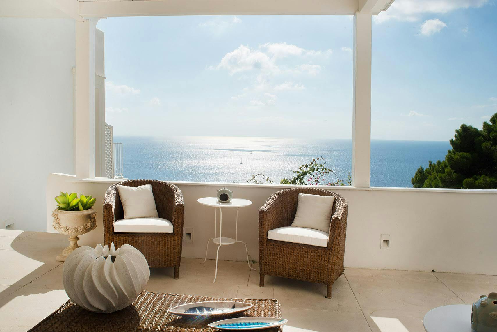 Villa Faraglioni Sorrento: Luxury 3-Bedroom Villa with Seaview, Capri